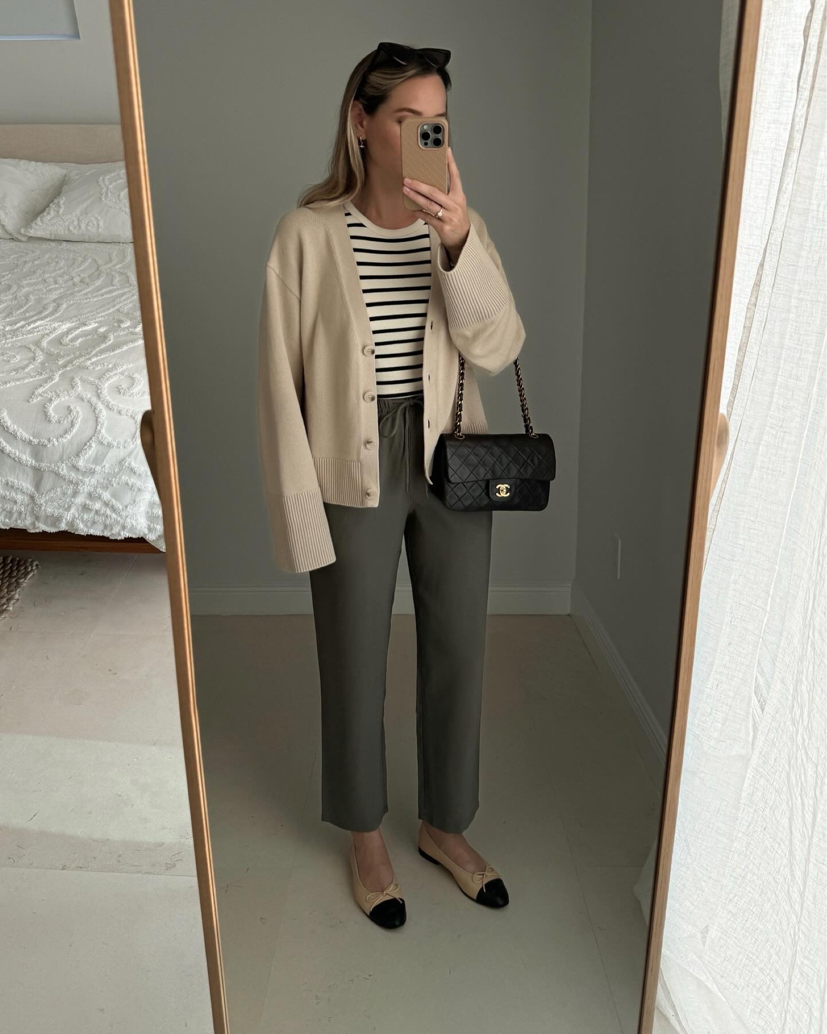 the pull-on pants of the season 🫰🏼

#LTKfindsunder100 #LTKitbag #LTKstyletip