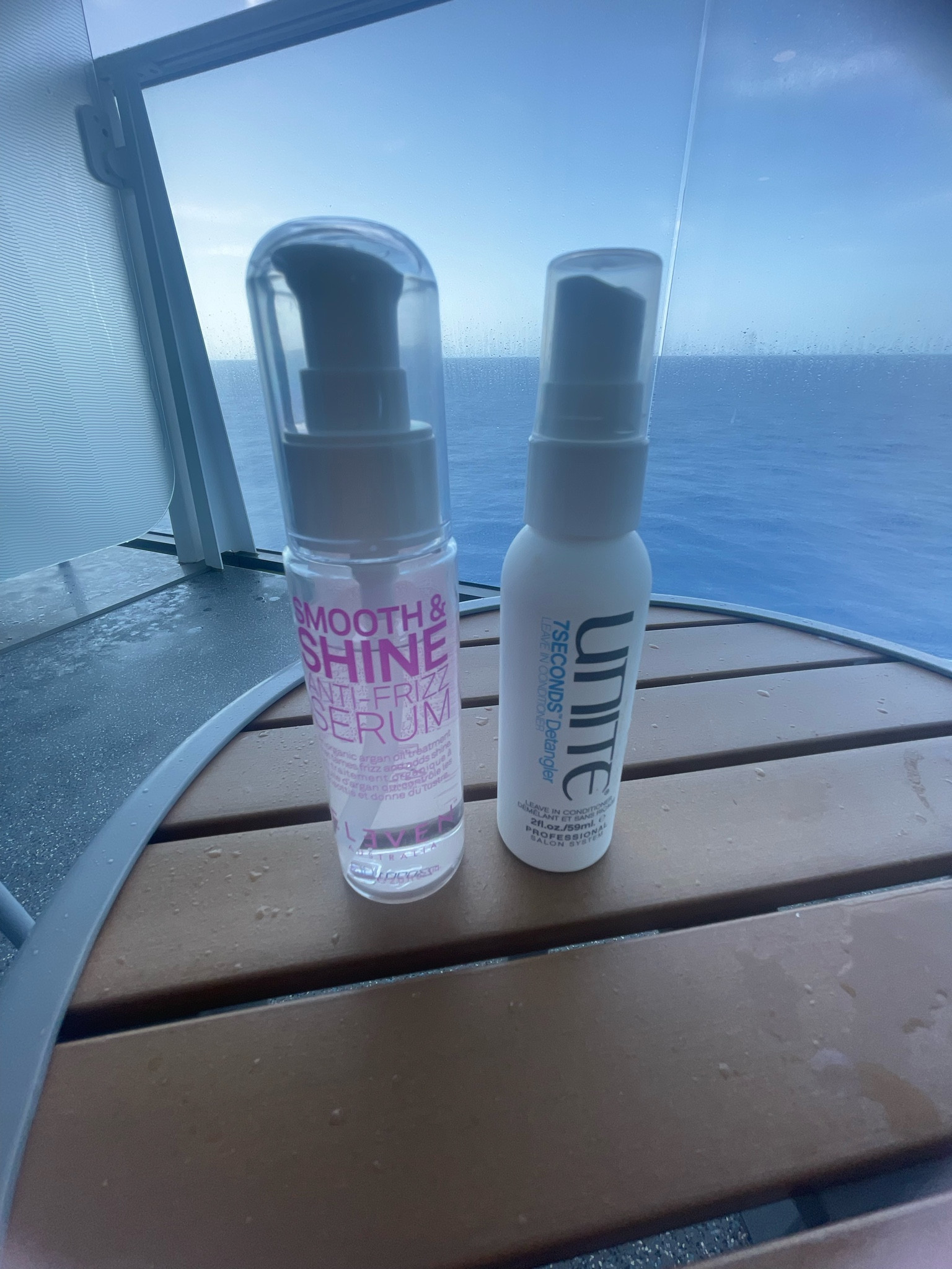 When I’m in hot weather, I air dry my hair with these two amazing hair products. They help tame my wavy hair, and control frizz in the humidity.
#hair #haircare #airdry #wavyhair #elevenhairproducts #serum #controlfrizz #unite #7seconds #detangler #leaveinconditioner

#LTKbeauty #LTKtravel