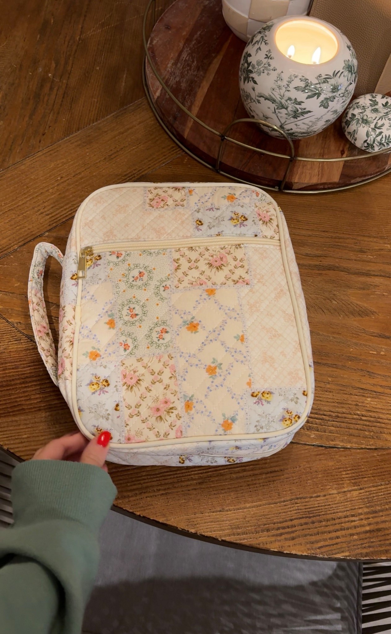 Cutest bible cover!! Comes with highlighters, pens & labels! 