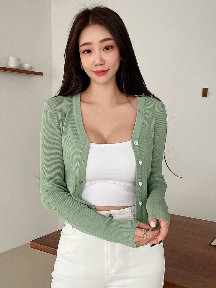 DAZY Solid Button Front Crop Cardigan | SHEIN