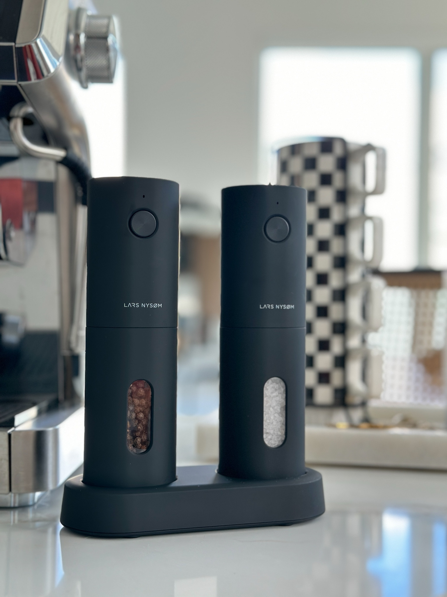 This Electric salt and pepper grinder is so aesthetic & Makes your job 100000x easier! Comes in so many shades! 

Follow my shop @Nardinemarie on the @shop.LTK app to shop this post and get my exclusive app-only content! 

#LTKU #LTKGiftGuide #LTKhome