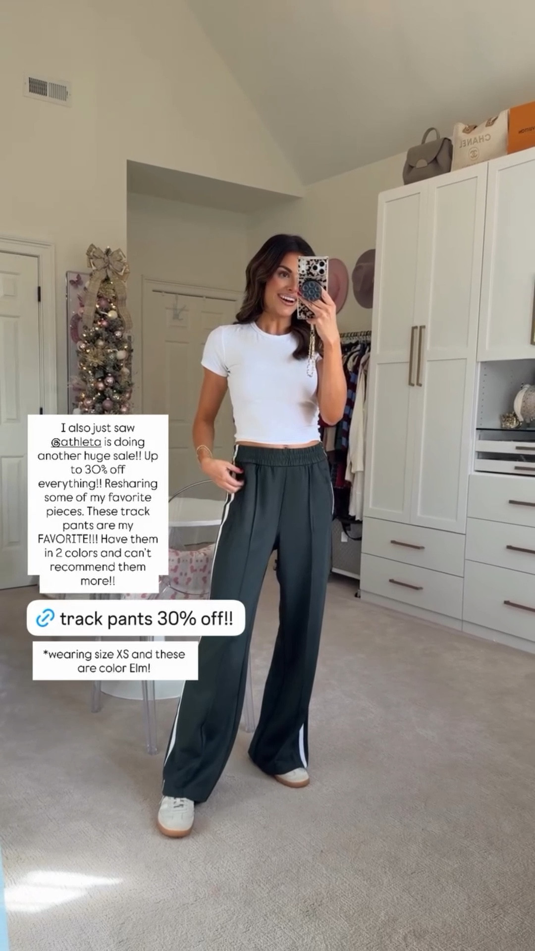 I just saw Athleta is doing another huge sale!! Up to 30% off everything!! Resharing some of my favorite pieces. These track pants are my FAVORITE!!! Have them in 2 colors and can’t recommend them more!! 

*wearing size XS and these are color Elm!

#LTKSaleAlert #LTKActive #LTKGiftGuide