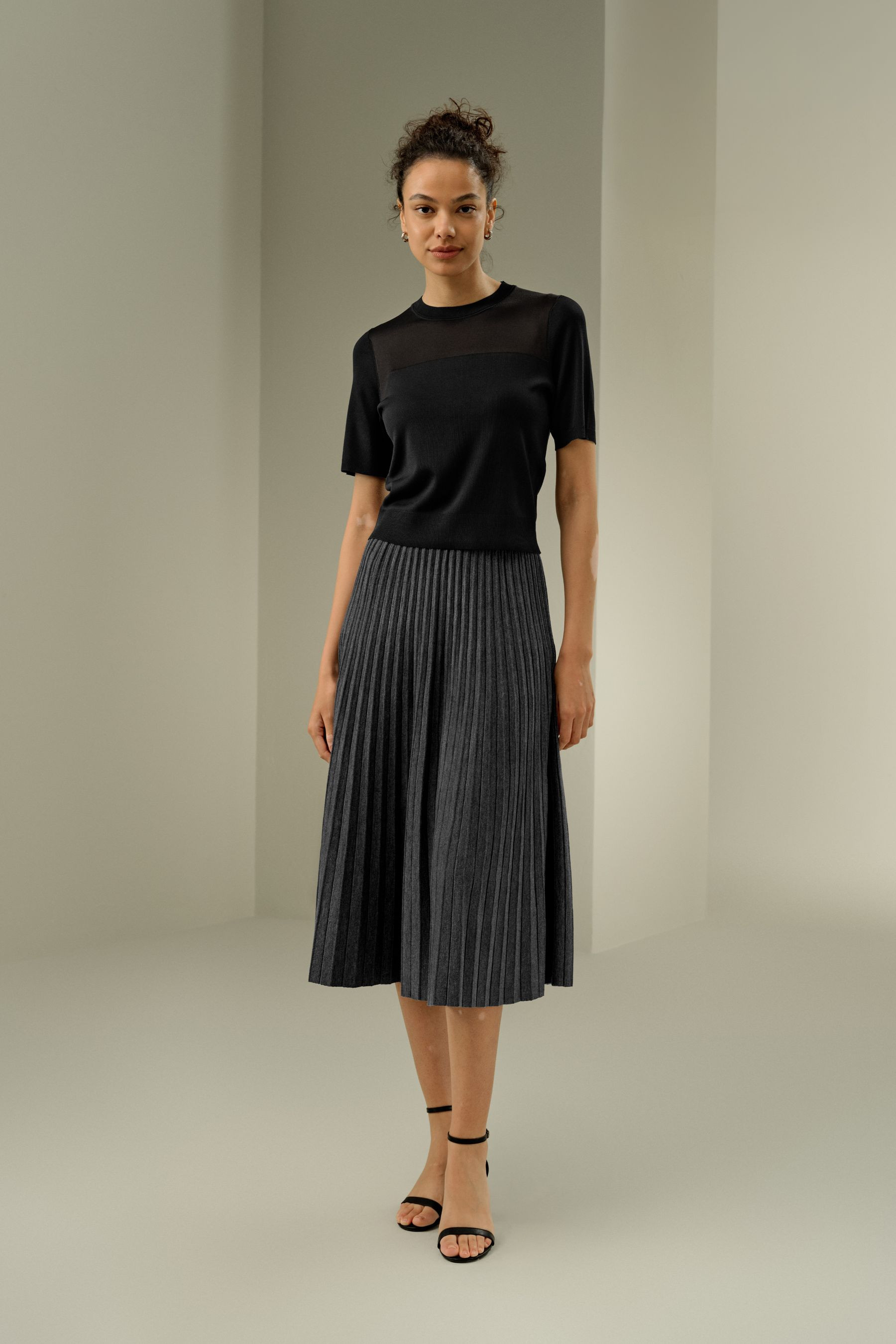 Pleated A-line Merino Wool Skirt | LilySilk