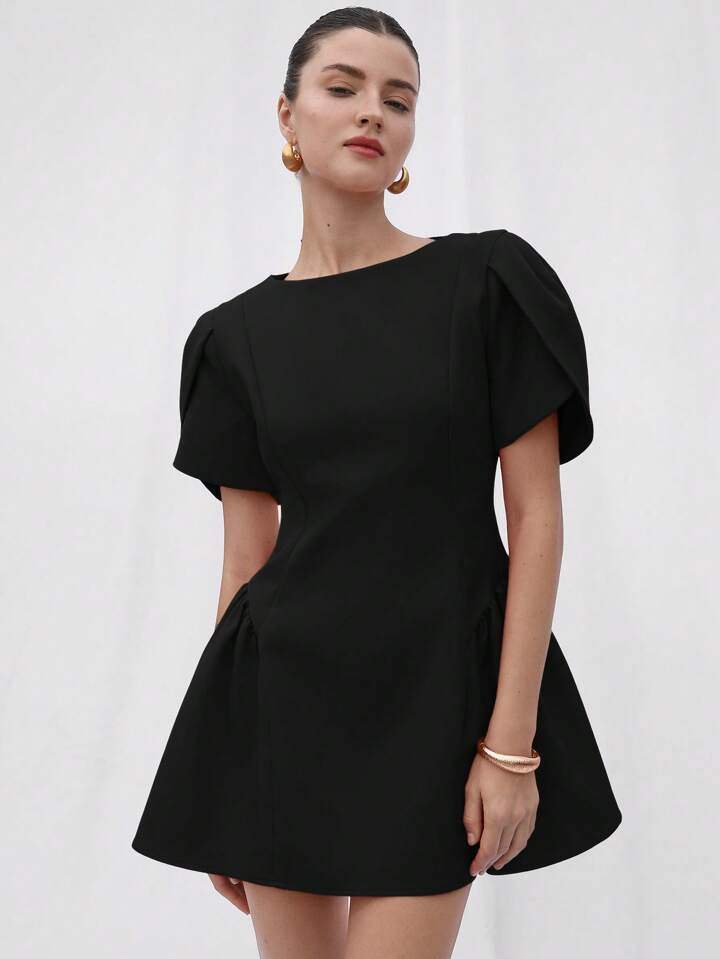 Aveloria Rosie Italian Style Ladies Short Sleeve Round Neck Tulip Cutout Hem Princess Short Dress | SHEIN