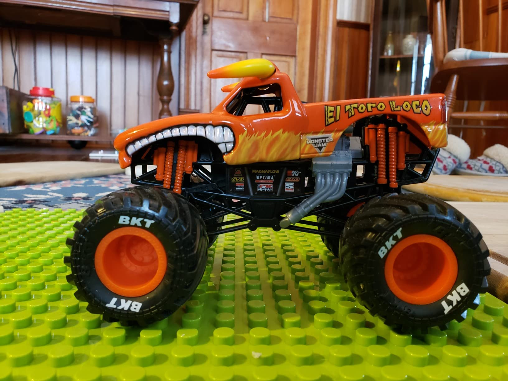 Monster Jam Official El Toro Loco Monster Truck Die-Cast Vehicle, 1:24 Scale | Amazon (US)