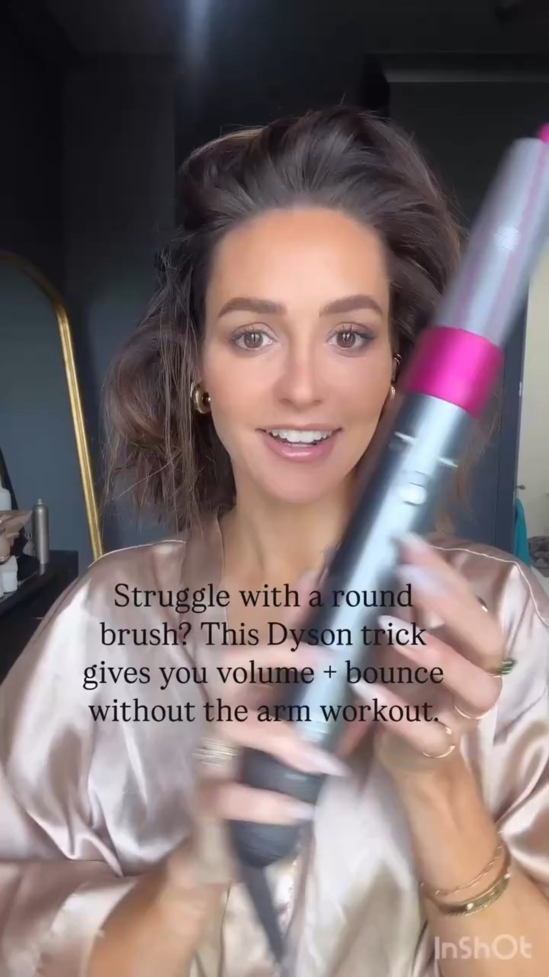 𝐍𝐨 𝐫𝐨𝐮𝐧𝐝 𝐛𝐫𝐮𝐬𝐡? 𝐍𝐨 𝐩𝐫𝐨𝐛𝐥𝐞𝐦.

This is my go-to @dyson Airwrap routine for a voluminous, bouncy blowout—without juggling a brush and dryer.

Perfect for soft volume, movement, and that “just left the salon” feel.

𝐒𝐚𝐯𝐞 𝐭𝐡𝐢𝐬 𝐟𝐨𝐫 𝐲𝐨𝐮𝐫 𝐧𝐞𝐱𝐭 𝐬𝐡𝐚𝐦𝐩𝐨𝐨 𝐝𝐚𝐲! 
𝙿𝚛𝚘𝚍𝚞𝚌𝚝𝚜 𝚕𝚒𝚗𝚔𝚎𝚍 𝚒𝚗 𝚜𝚑𝚘𝚙𝚙𝚒𝚗𝚐 𝚋𝚊𝚐 - 𝚝𝚘𝚘𝚕𝚜 𝚘𝚗 𝚖𝚢 @shop.ltk 

#dysonairwrap #bouncyblowout #volumehair #blowoutathome #dysonstyling #hairtutoria𝚕 #ltkbeauty #easyhairtip