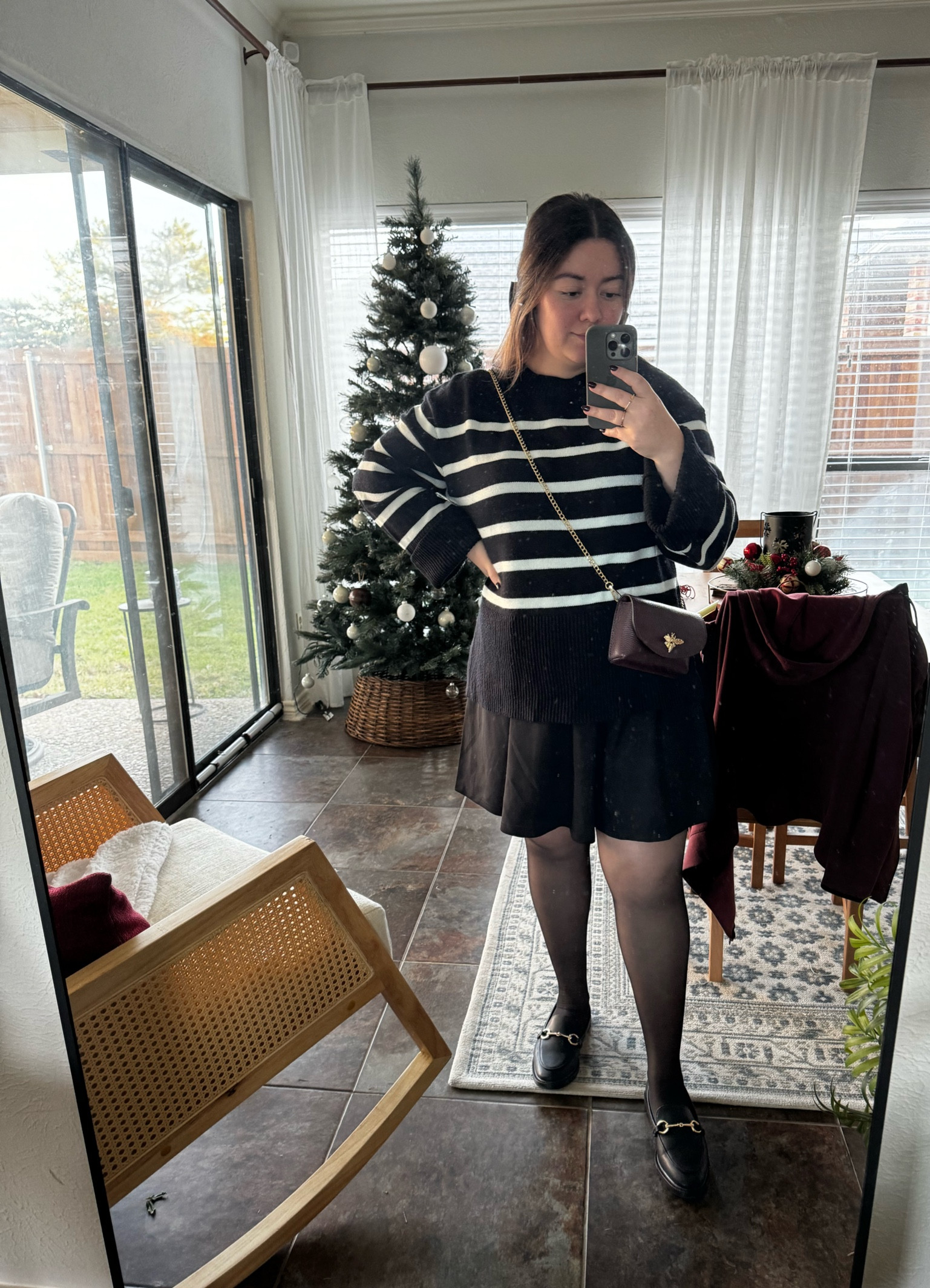 Impromptu going to the mall outfit🎄⭐️

#LTKfindsunder100 #LTKSeasonal #LTKHoliday