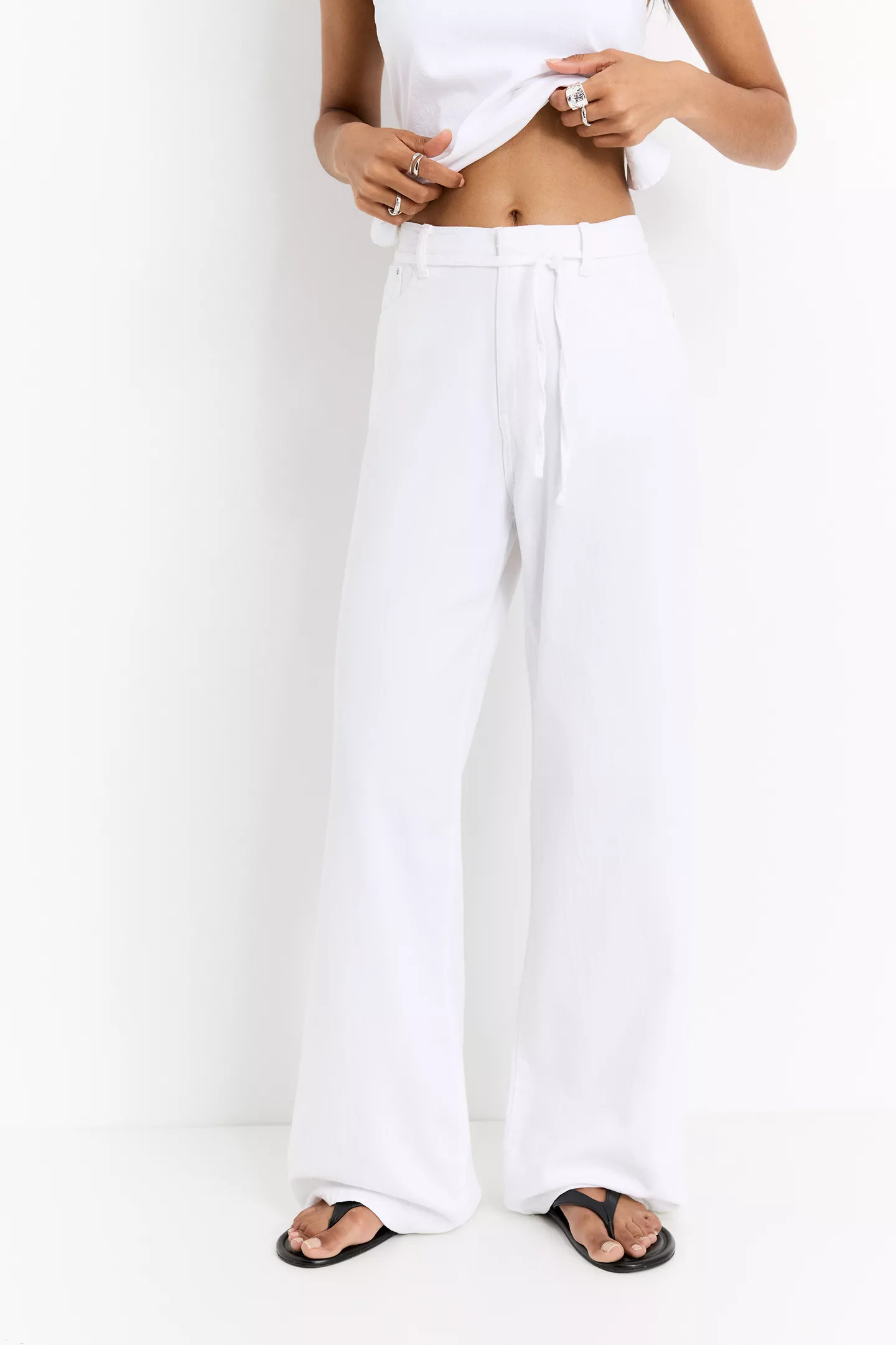 Baggy jeans with drawstring | PULL and BEAR UK