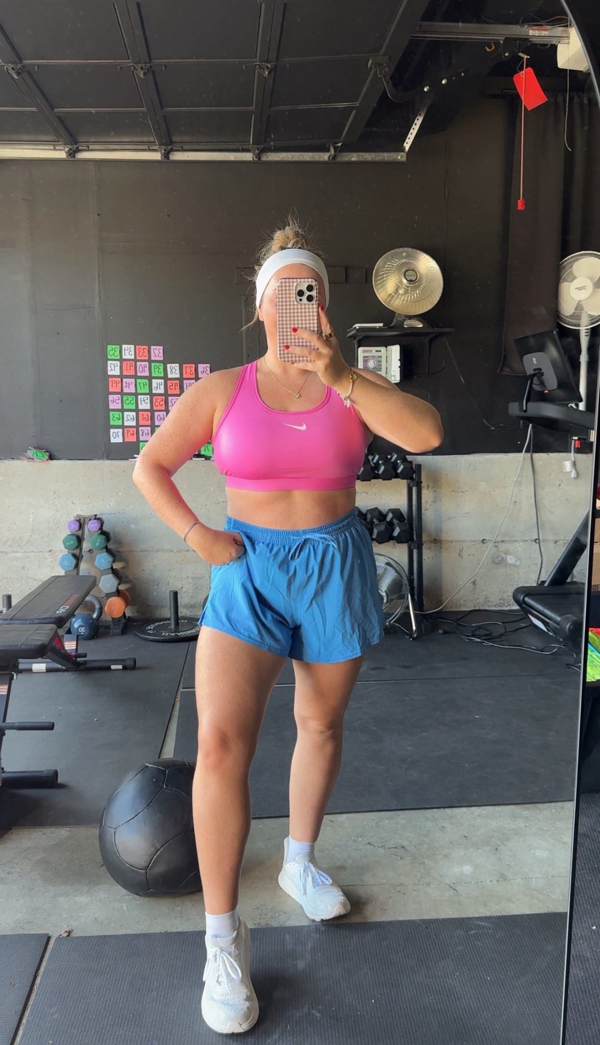 These are my holy grail sports bras for medium and high impact workouts. I’ve been buying them for years! 💪🏻 🩷

@amazonfashion #ad #founditonamazon

#LTKFindsUnder100 #LTKActive #LTKMidsize