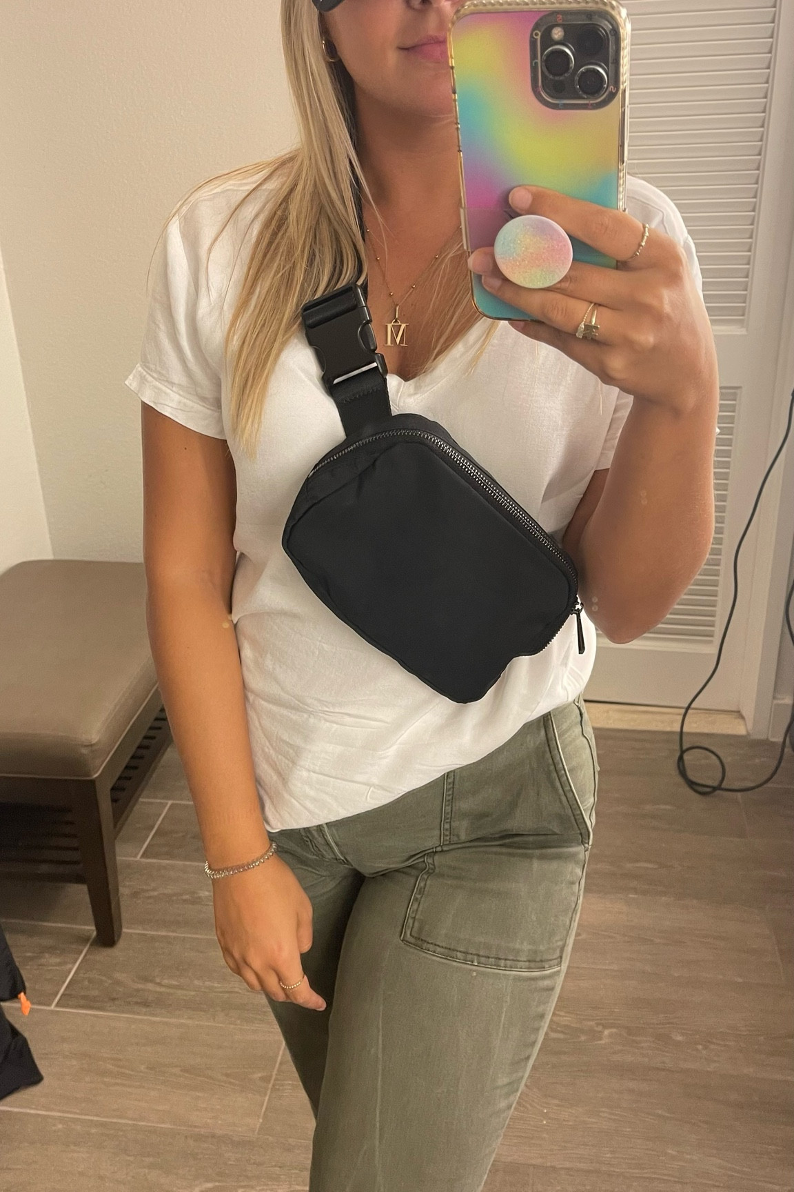 Amazon find! 
Lulu belt bag dupe 
The Lulu bag is impossible to get your hands on so I ordered this Amazon dupe and it’s AMAZING! 
Feels and looks exactly the same without the Lulu label. Great quality 

#LTKitbag