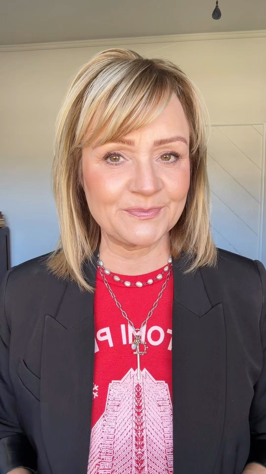 Soft glow highlighter for aging mature skin 
I’m using the shade Dawn and the small paddle brush. 

#LTKHoliday #LTKBeauty #LTKOver40