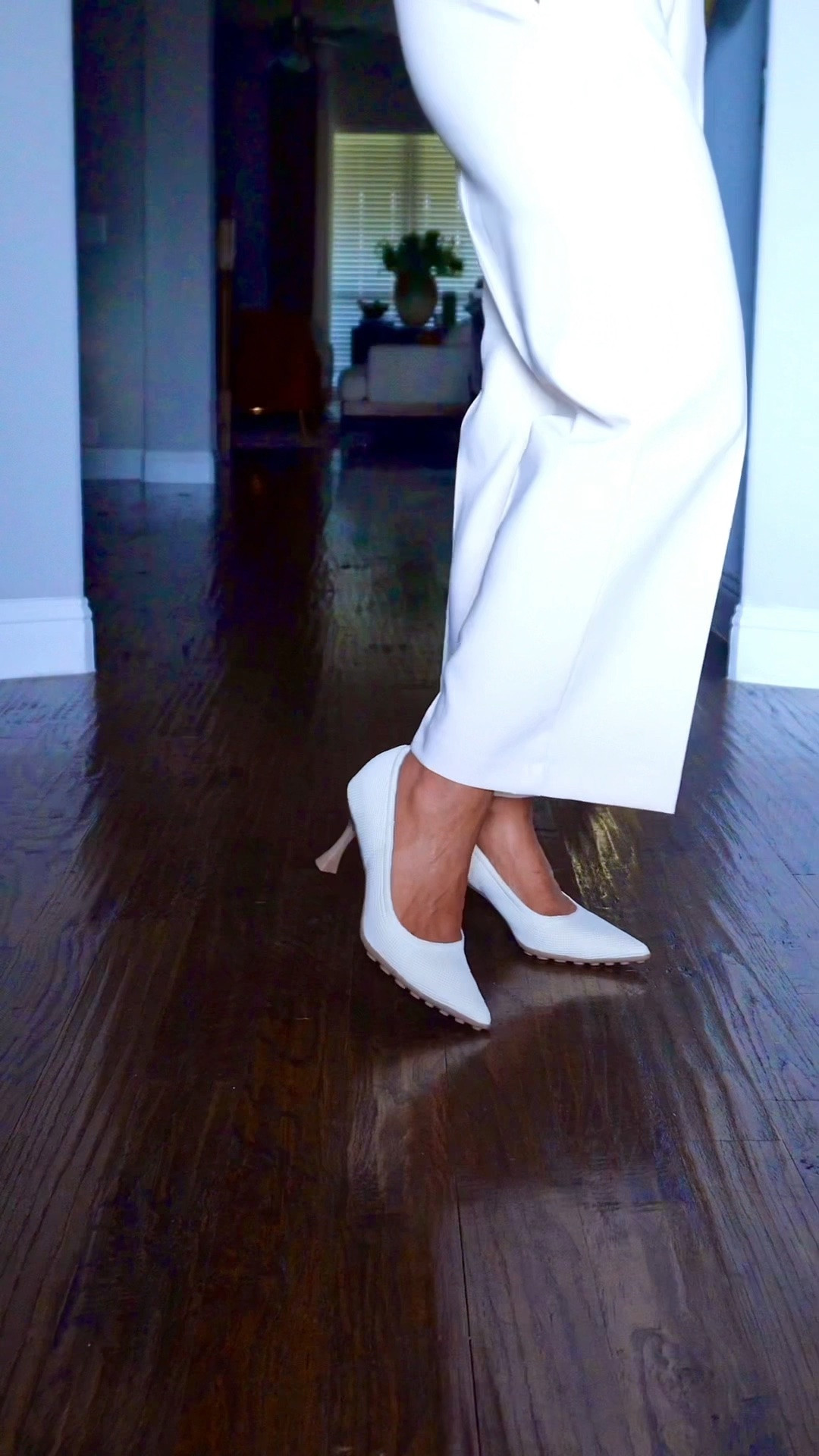 Heels that are actually comfortable! Use Code YT10Tori for 10% off your entire order!

SoftBounce Pointed Toe Heeled Penny Pump: 

https://cosyisland.co/products/softbounce-pointed-toe-stiletto-heeled-pumps?_pos=1&_sid=8a018806c&_ss=r&variant=52041765814639&utm_source=youtubekol&utm_medium=youtube&utm_campaign=born2bzesty439