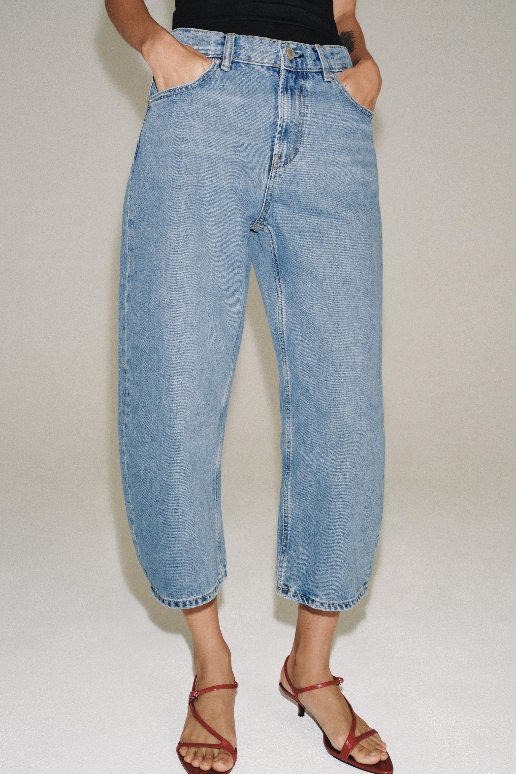 MID-RISE - BALLOON LEG - CAPRI LENGTHZARA WOMAN COLLECTIONMid-rise capri jeans with belt loops at... | Zara US