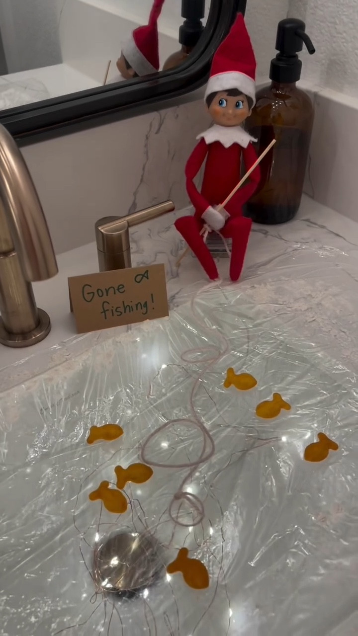 when your elf decides to go fishing🎣🐠 Comment “fish” and I’ll send all the elf essentials straight to your inbox! it’s almost elf season, be sure to be following as I’ll be posting ideas all month long🎄 

save this for later and share with a friend🤍

#elfontheshelf #elfontheshelfidea #christmasideas #kidschristmas #christmastraditions #elvesontheshelf