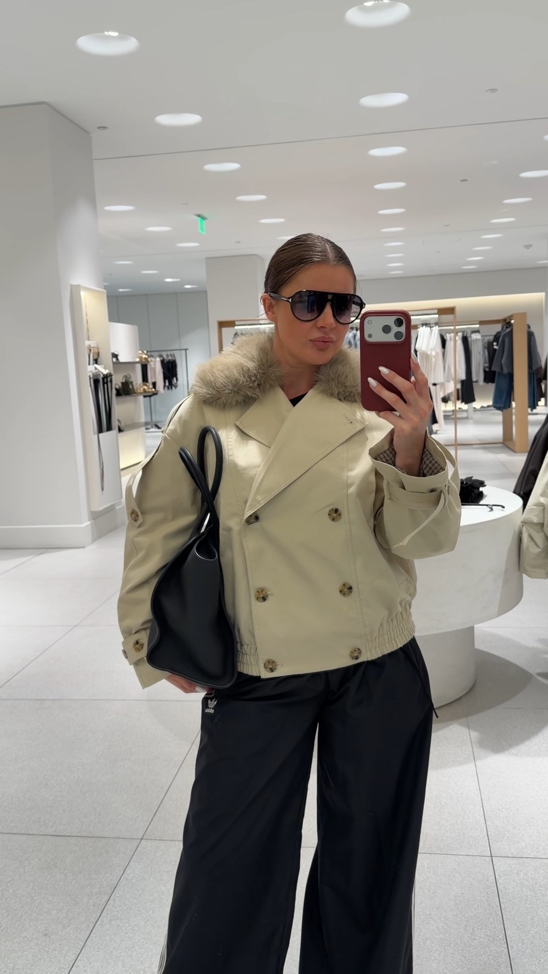 Trying on this ZARA short trench coat. Wearing size S
#trenchcoat #shorttrench #coat #jacket #fur #beige 

#LTKSeasonal #LTKWorkwear #LTKStyleTip