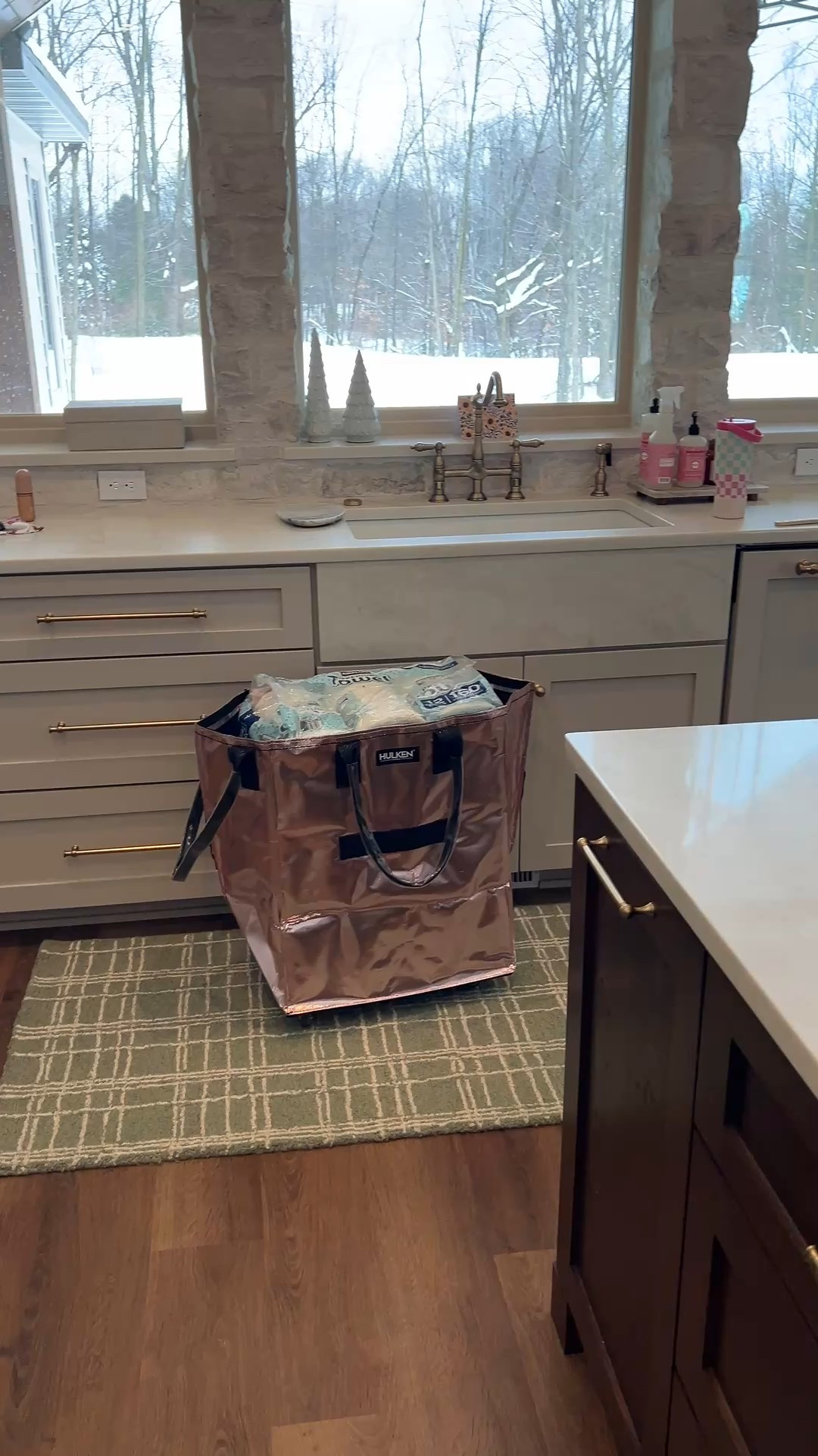 Hulken bag review! This is size large! 

#LTKGiftGuide #LTKHoliday #LTKHome