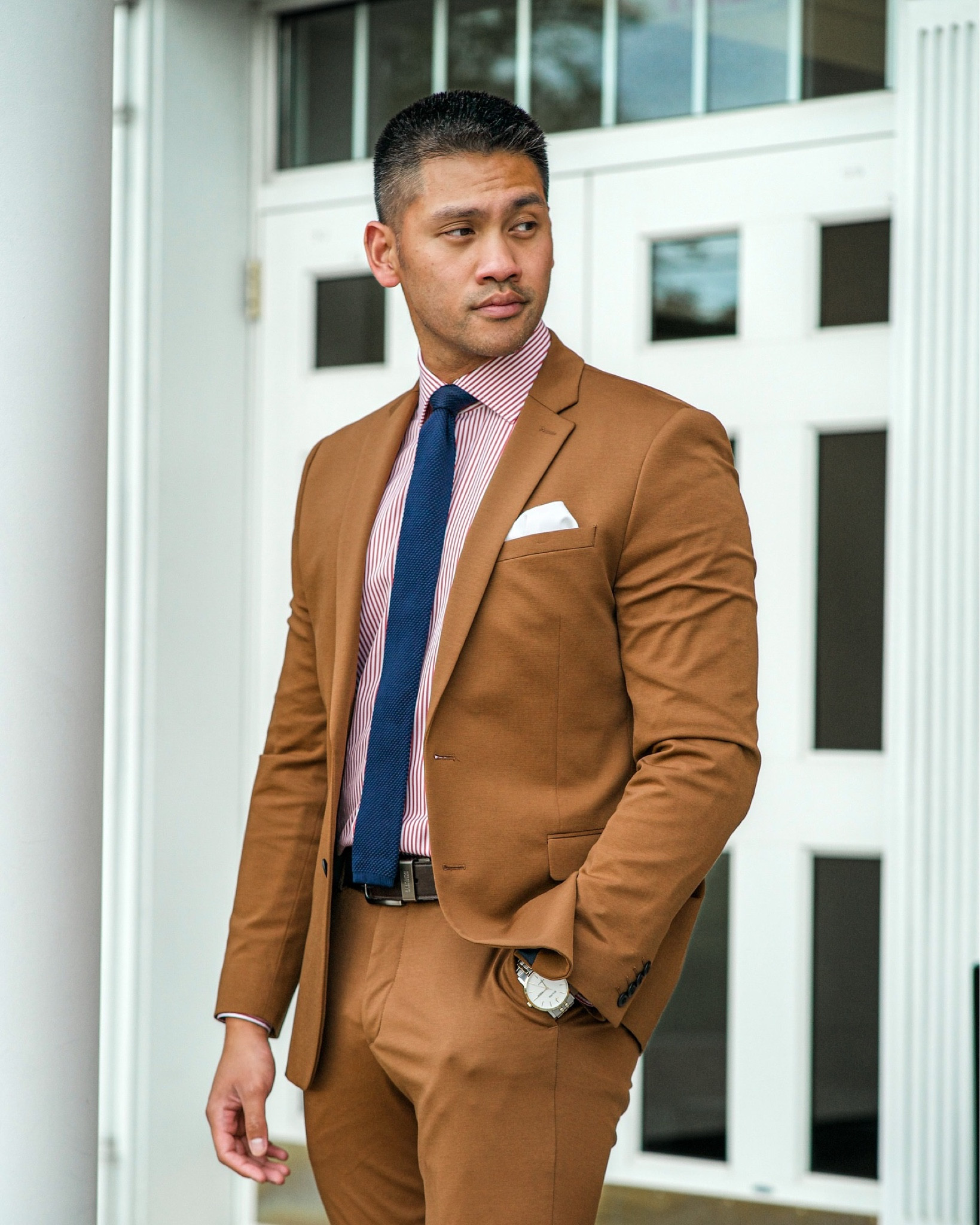 Back at it after a long weekend! 🍂 
How do you stay motivated after a break?

Shirt @propercloth 
Suit @express 
Watch @bulova