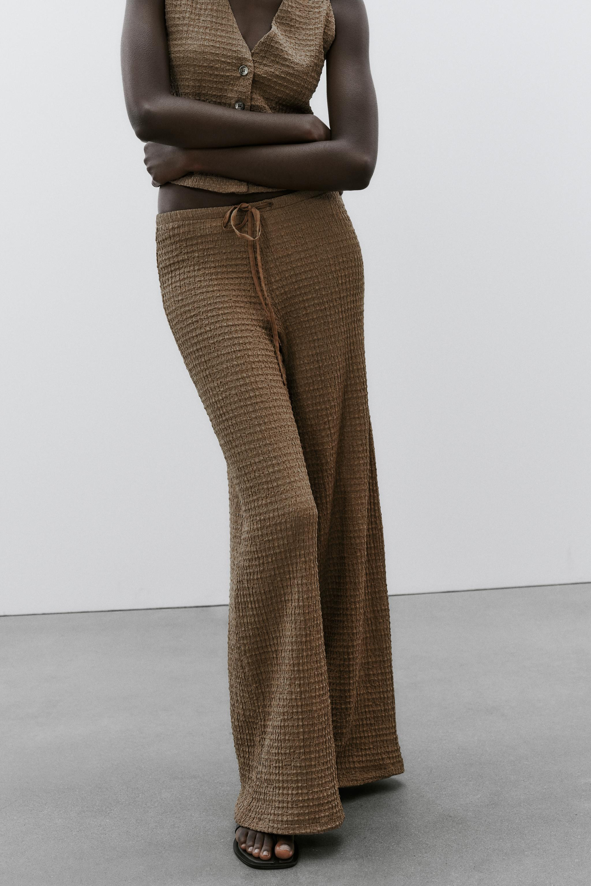 TEXTURED STRAIGHT LEG PANTS$ 35.90 Brown Ecru BlackBrown | 5039/278/700Add to cartAddPants made o... | Zara US