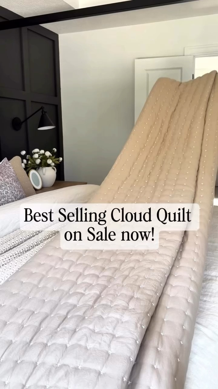 Best Selling Cloud Quilt on Sale!! Under $40 for a King size for limited time so 🏃🏼‍♀️ It’s lightweight cloud like fabric is perfect for warmer months. Looks just like the designer version but a fraction of the price!

#LTKHome #LTKSaleAlert