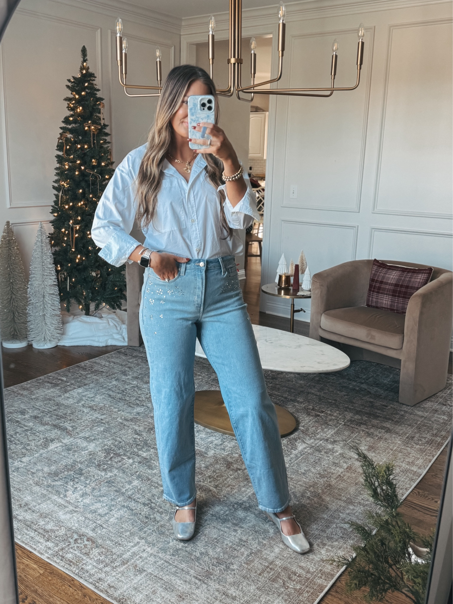 I love these rhinestone embellished jeans for holiday outfits! They are from old navy and super affordable! I styled them with a classic white button up. 

Jeans size 8 (if between go down) 



#LTKStyleTip #LTKSaleAlert #LTKHoliday