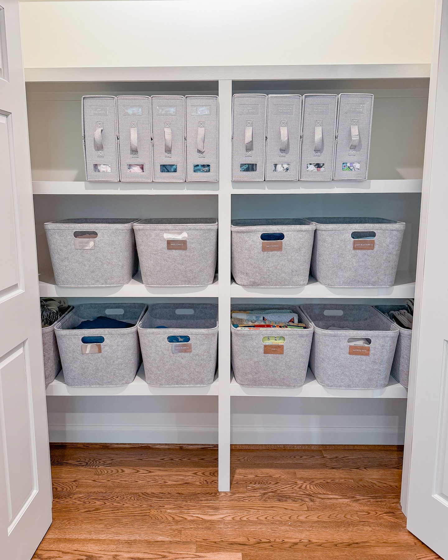 Linen closet bliss: finally knowing what size sheets you’re grabbing! 🛏️✨

Labeled sheet organizers keep entire sets together and make finding the right size effortless - no more unfolding three different sets to find the queen sheets! 

Plus, bins for larger linens like blankets, comforters, and towels keep everything contained and accessible.

The magic? Opening your linen closet and actually finding what you need on the first try!

Ready to transform your linen closet? DM me!

#sortandsimplifyorganizing #nashvillehomeorganizing #nashvilleorganizer #linenclosetorganization #nashvillesmallbusiness #nashvillehomes