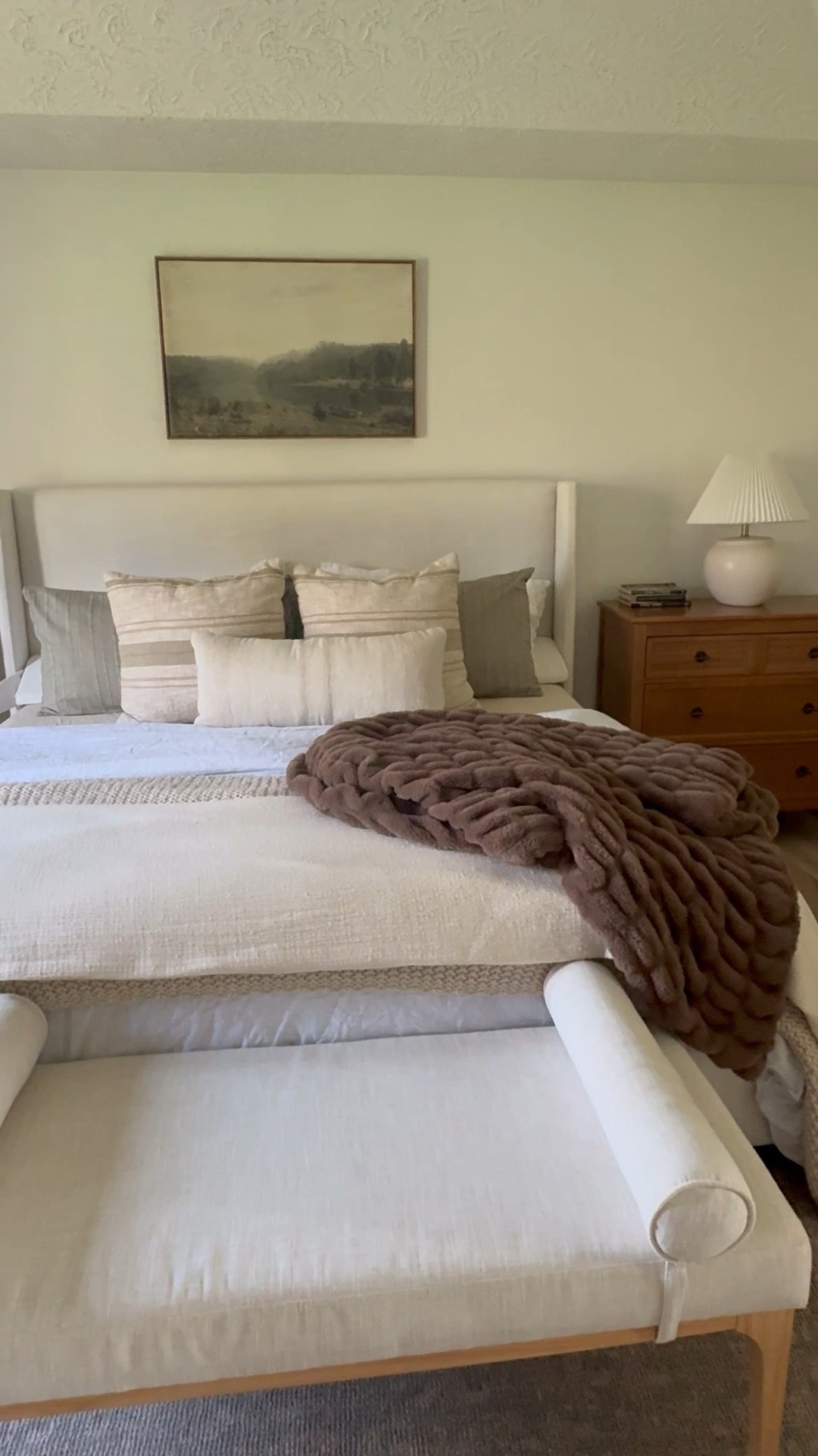 A clean bed + my comfrt blanket! The coziest blanket I’ve ever owned + slightly weighted. The best! 🤎☁️🐻 currently on sale! #comfrt #wayfairfinds #bedroominspo

#LTKHome #LTKselfcare #LTKSaleAlert