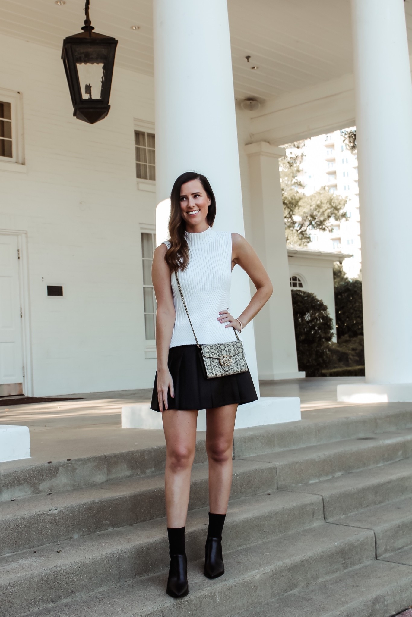 Say hello 👋🏻 to the cutest fall fit! 
•