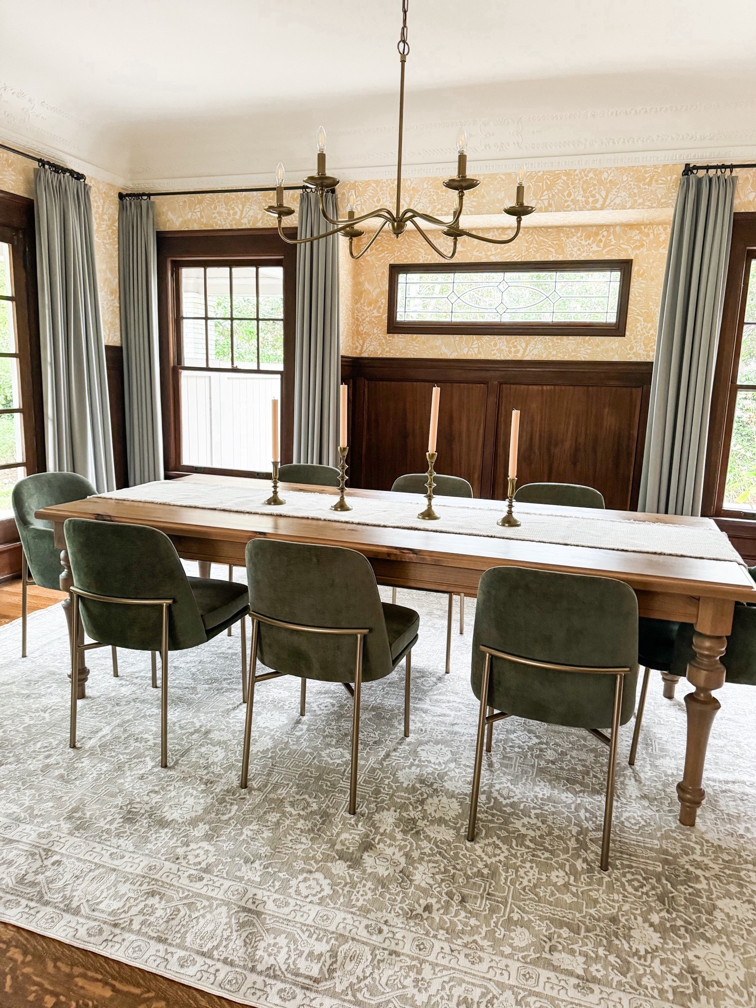 Dining room // chandelier// dining chairs // furniture // 

#LTKhome