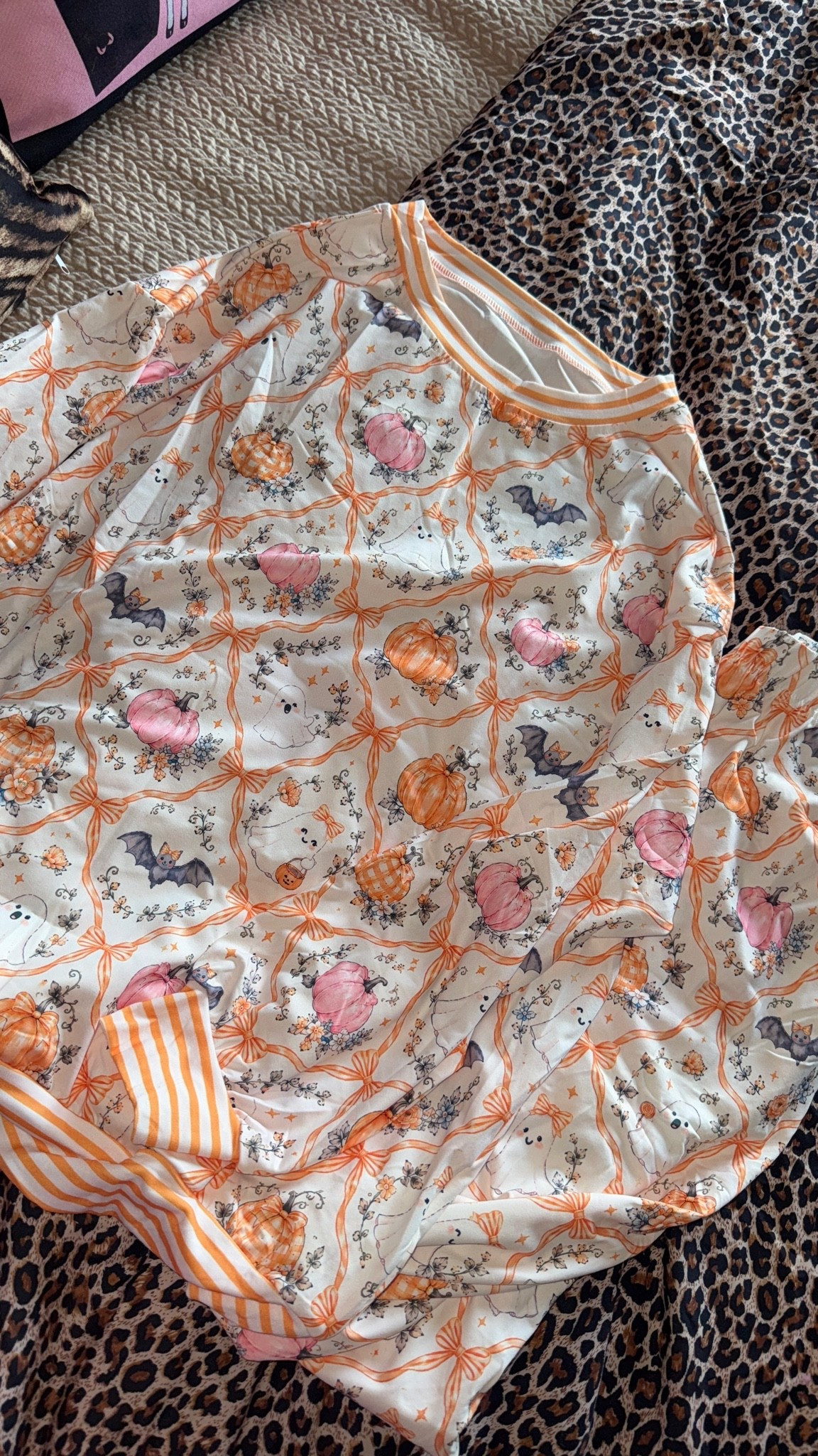 Adorable, soft, and lightweight! In love with these pjs!!!! (Also cheaper here than on tt shop!)

#LTKSaleAlert #LTKU #LTKootd