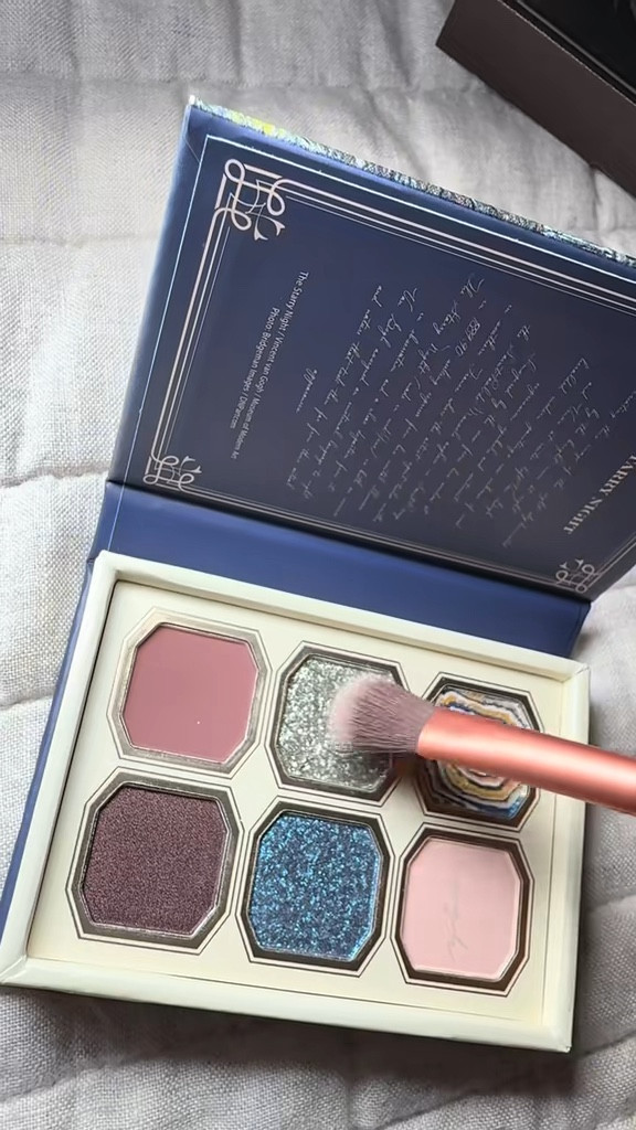 Unleash your inner artist with this stunning, artist-inspired eyeshadow palette 🎨✨ Bold pigments, blendable shades, and endless possibilities for every look. What masterpiece will you create? #Makeup #LTKbeauty #Palette #Eyeshadoww

#LTKBeauty #LTKGiftGuide #LTKFindsUnder50