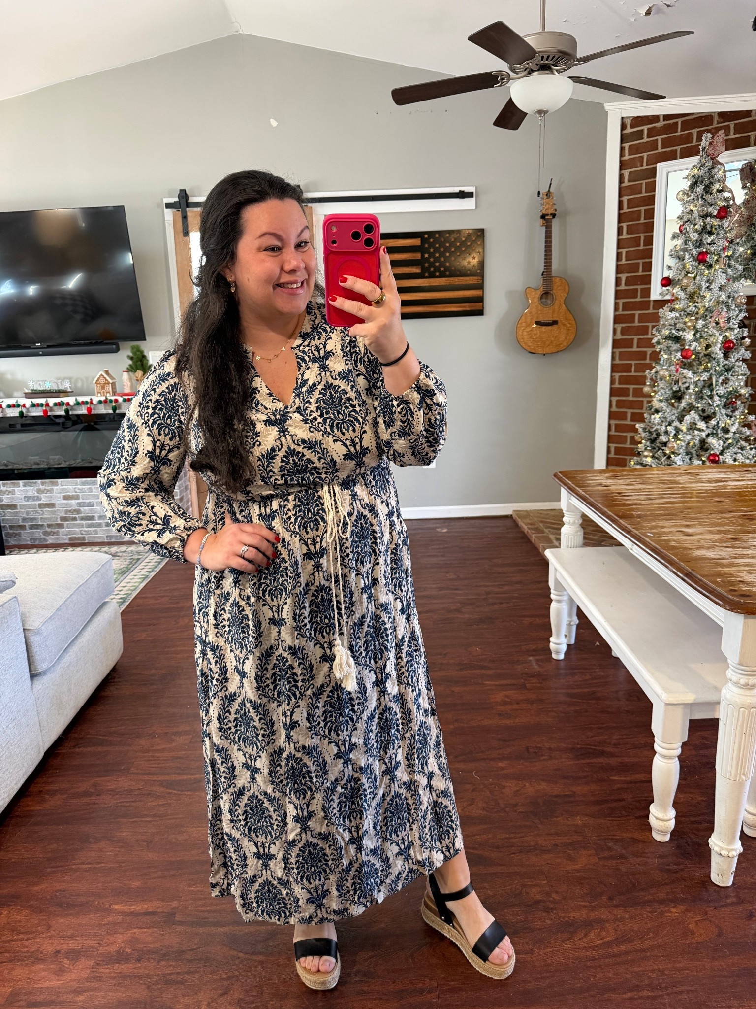 cute flowy dress 🤍

#ltkstyle #ootd #dresses #momstyle 

#LTKMidsize #LTKSaleAlert #LTKootd