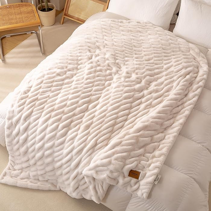 YUSOKI Luxury Double Side Faux Rabbit Fur Throw Blanket for Couch, Ultra Soft Fluffy Throw Gifts,... | Amazon (US)