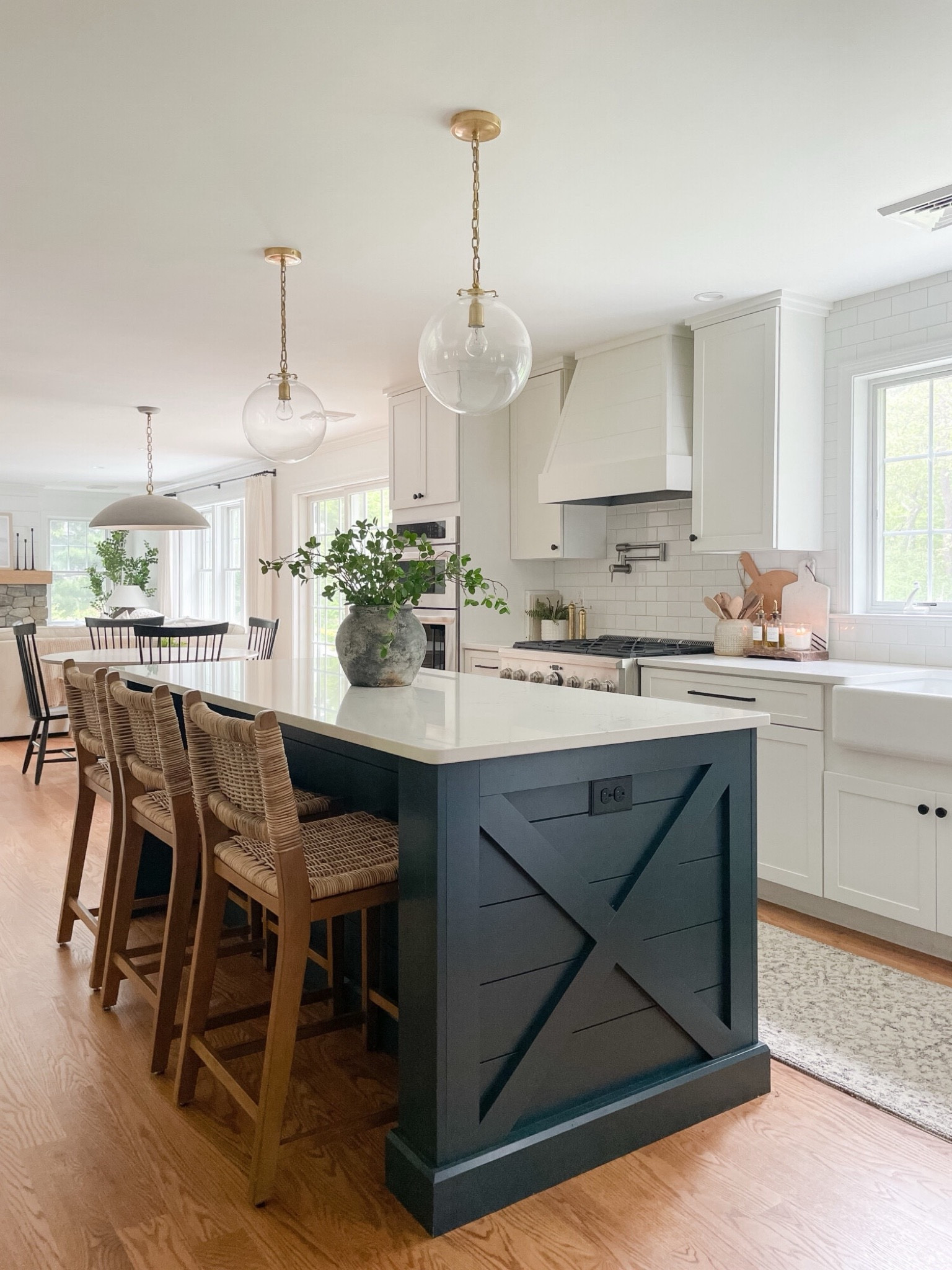 Coastal Kitchen finds

Coastal kitchen  coastal decor  modern kitchen  kitchen decor  kitchen  coastal theme  coastal colors  coastal home decor  sherricalnanhome

#LTKhome #LTKstyletip #LTKfindsunder100