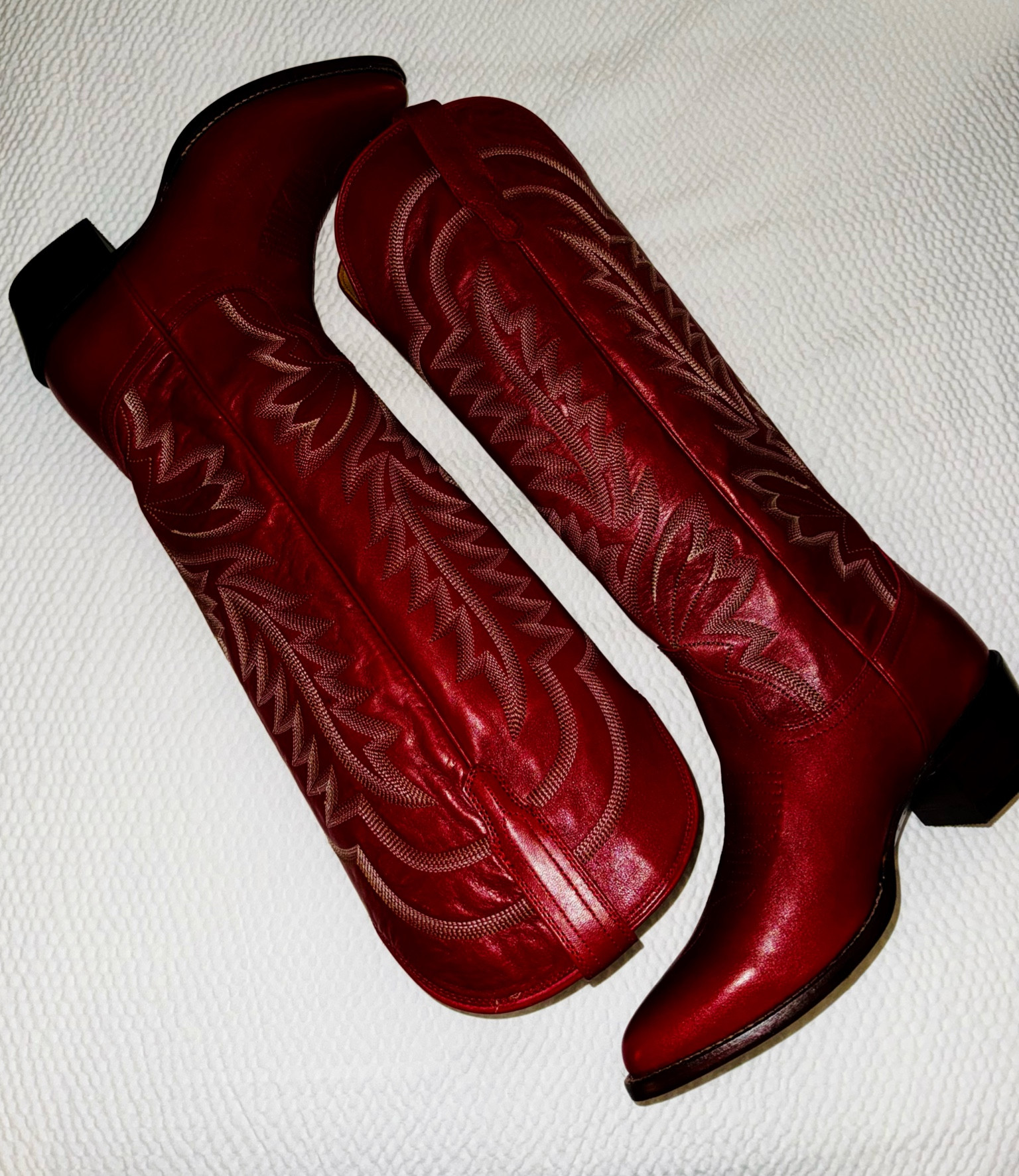 ❤️‍🔥👠💄🍎🌹❣️💋 

#Tecovas #Red #CowgirlBoot

#LTKstyletip #LTKshoecrush #LTKSeasonal