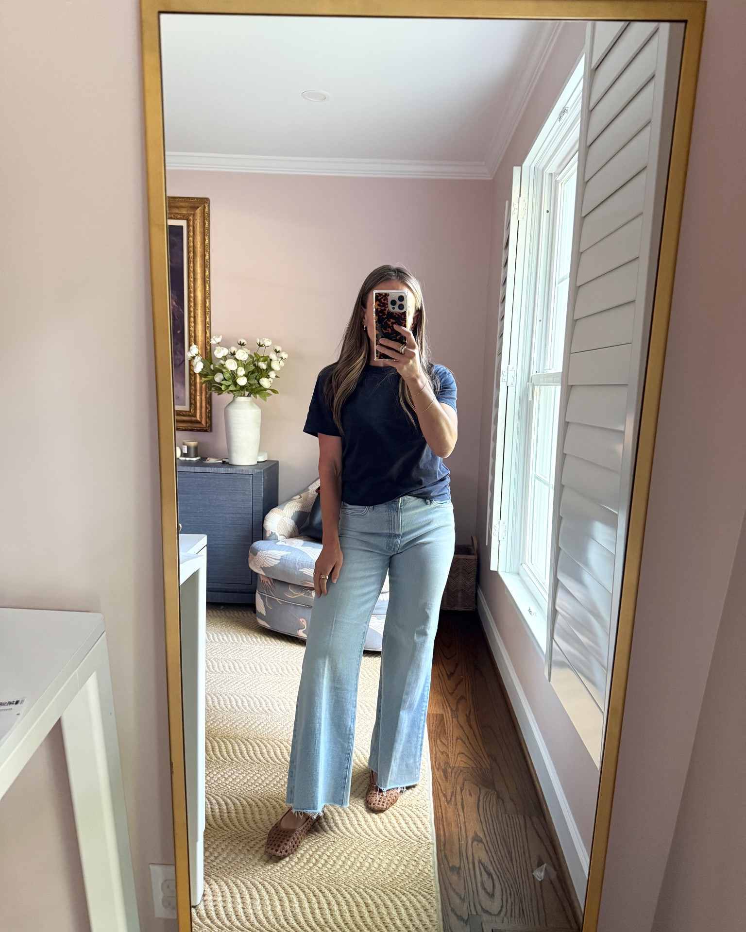 I normally wear a 25 and got a 28 in these! Grab these Mother jeans ASAP before they sale out during the Nordstrom Sale! 

 #LTKootd #LTKmomlife #LTKOver40
