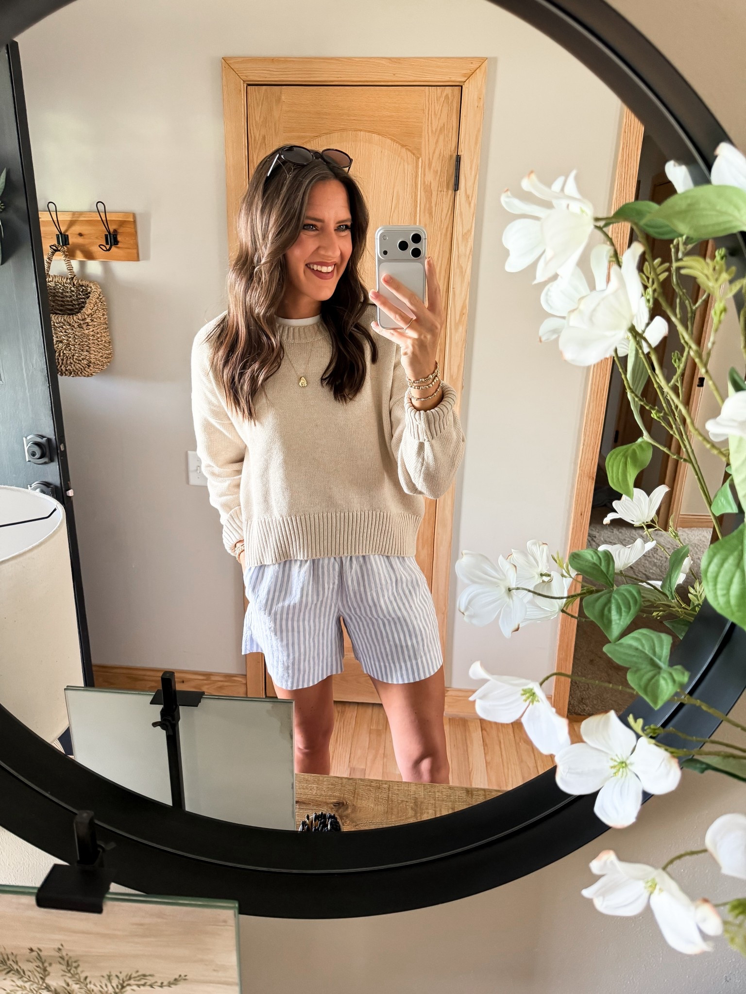 If you’re in need of some closet staples for Spring and Summer, @onequince is the place to shop! They have such quality pieces made with natural fibers and at prices your husband will appreciate. 😉#quincepartner

Wearing a small in everything 