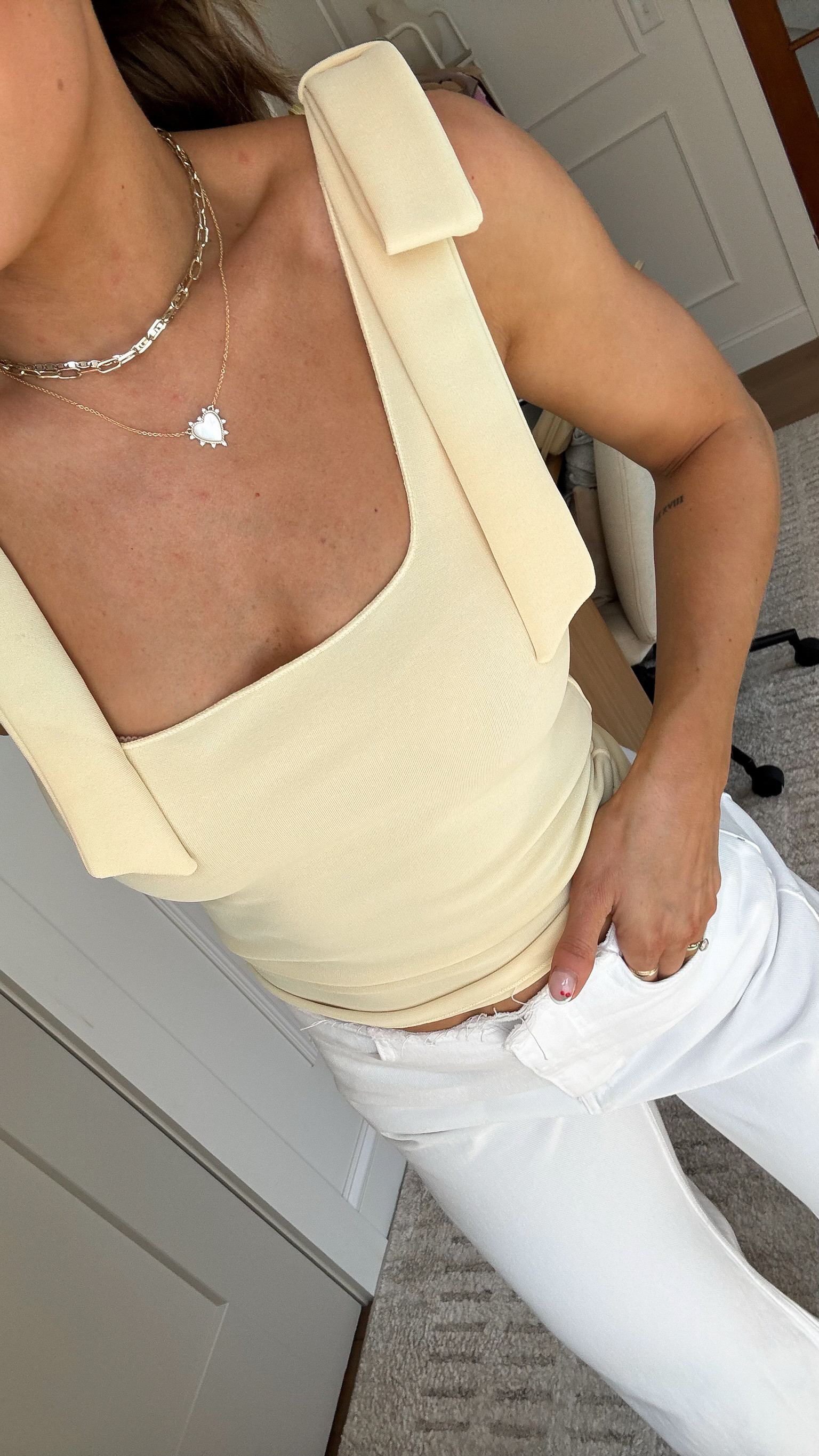 Stretch bow tope in butter yellow!! 💛 Also comes in black & white if you want it as a closet staple!

Wearing in a small!

Summer Outfit
Casual Summer Fit
Zara
Zara Looks
Zara Creators
Zara Influencers 

 

#LTKStyleTip #LTKSummerEdit #LTKFindsUnder50