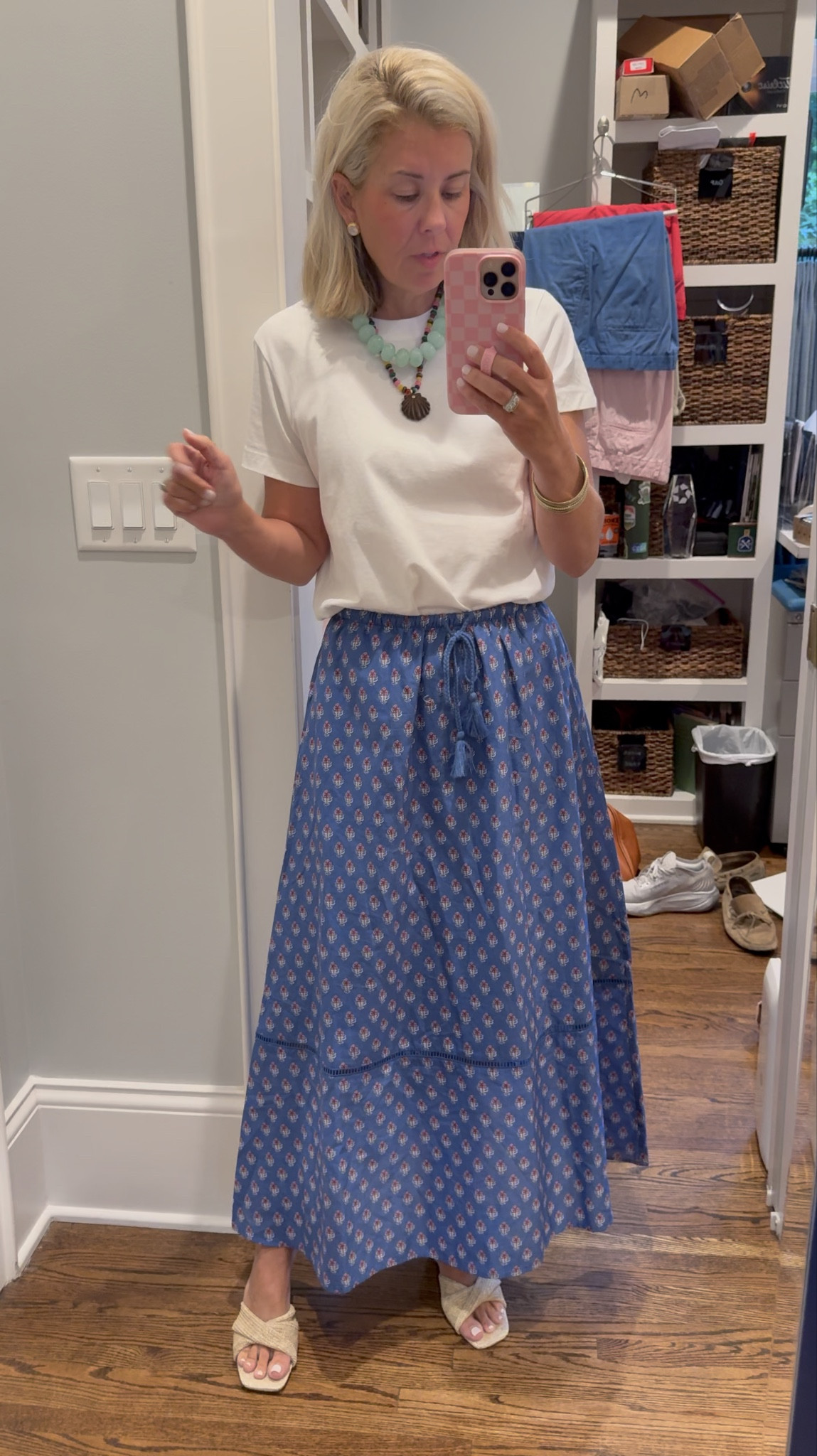 Small tee
Xs skirt
8 shoes (@Target shoes 40% off today)

Julie vos sample sale ends tomorrow 
Loopy- code Mixandmatchmadness 
Alliebess code - Catherine20

Ootd… get it done version 


#LTKSaleAlert #LTKdayinmylife #LTKootd