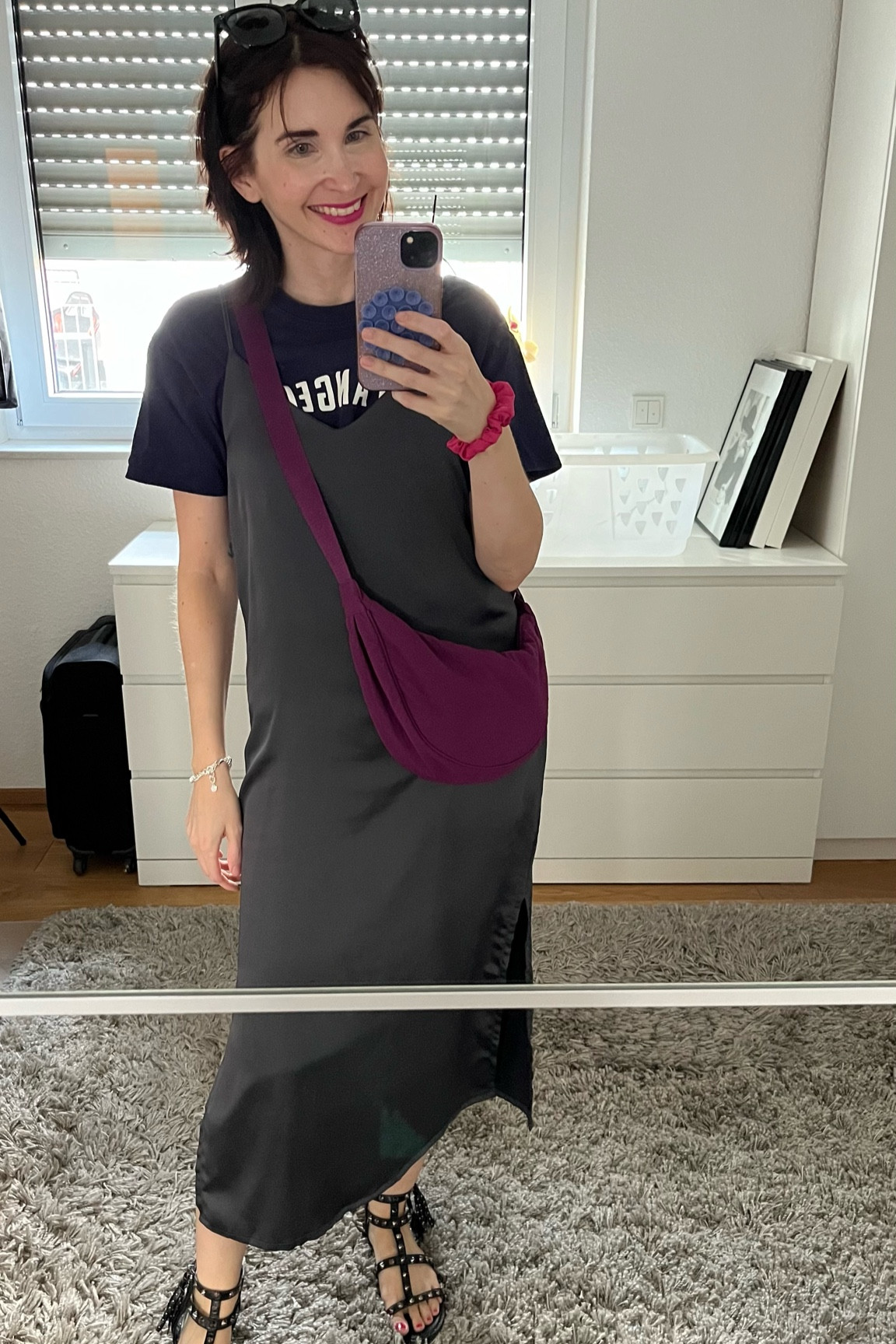 Mein Slip Dress kombiniere ich mit einem Print T-Shirt ➡️ So wirkt es angezogen und stylisch ✨

#ootd #stylisttips #slipdress 

#LTKstyletip #LTKsummer #LTKdeutschland