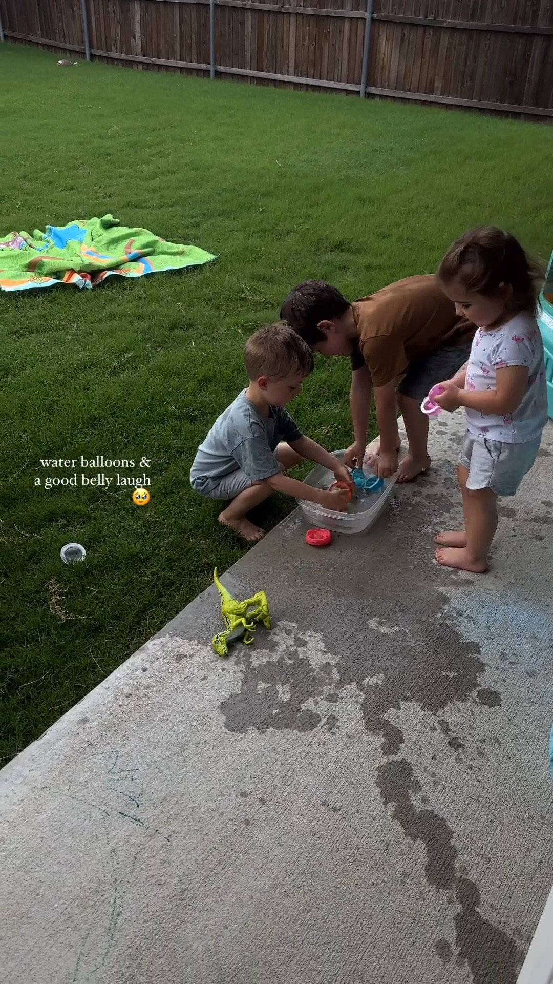reusable water balloons 🎈 



@Morgan.Speiser 
summer activities, outdoor toys, water toys, birthday gift ideas, outdoor party. 

#LTKSeasonal #LTKVideo #LTKKids