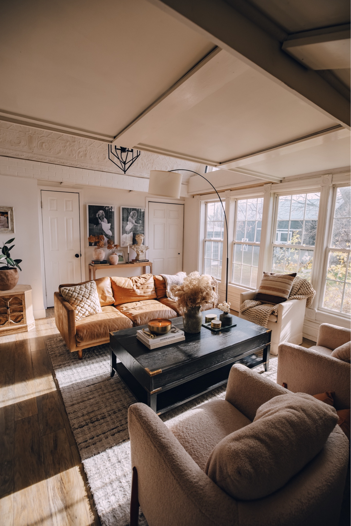 Living room home decor 

#LTKSaleAlert #LTKStyleTip #LTKHome