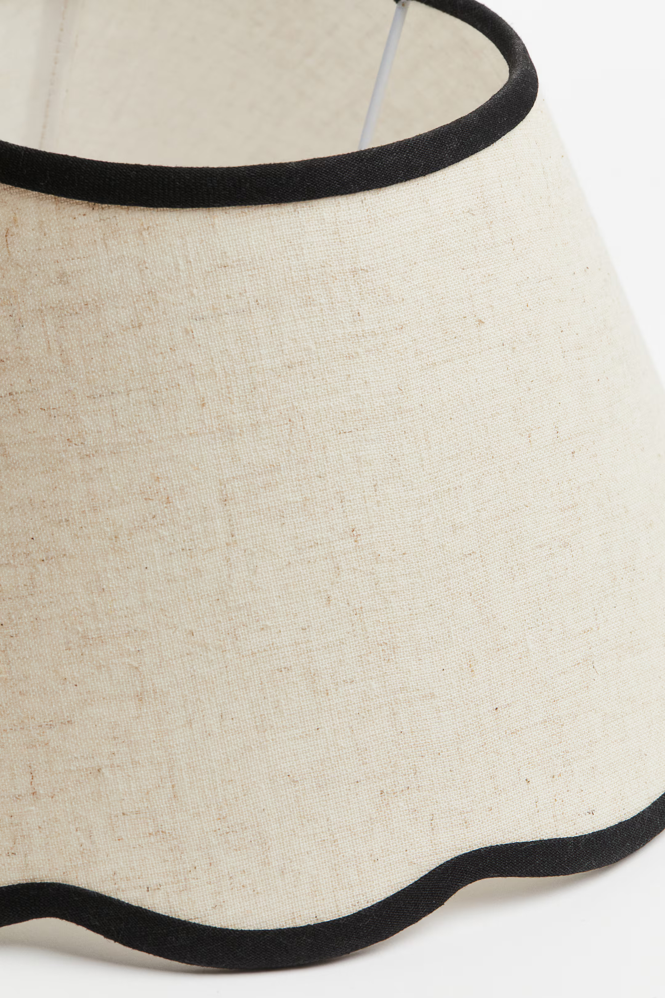 Scallop-edged lampshade - Light beige - Home All | H&M GB | H&M (UK, MY, IN, SG, PH, TW, HK)