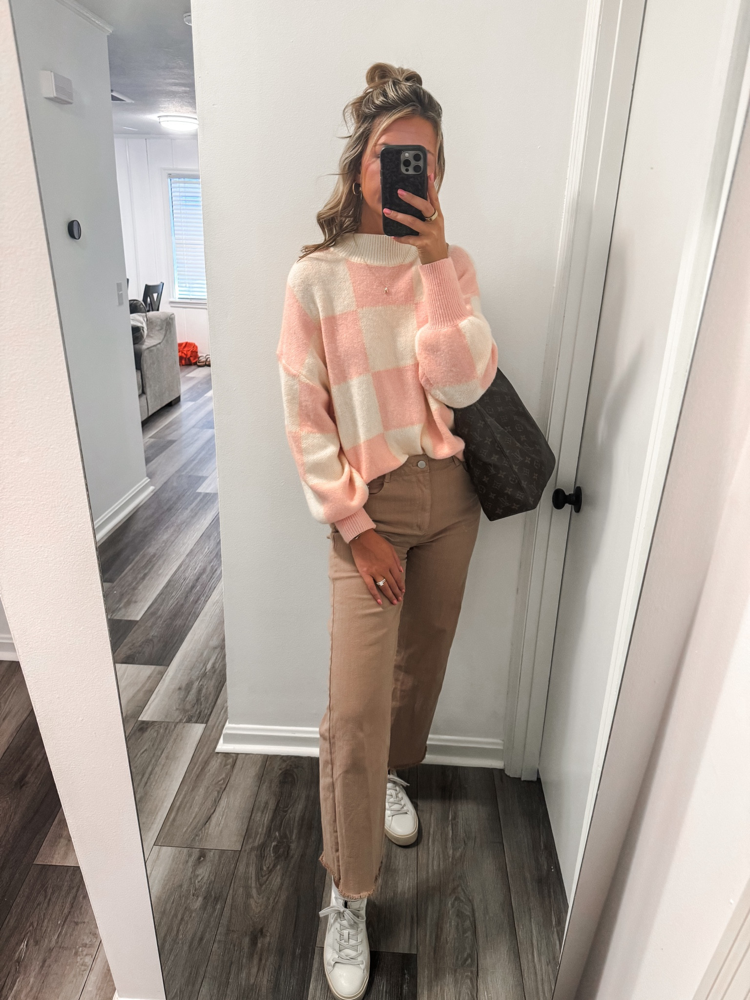 SHEIN sweater 🤍🩷✨

#LTKworkwear #LTKfindsunder50 #LTKSeasonal