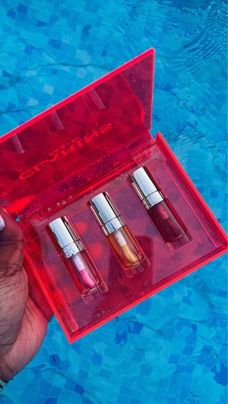 Clarins lip comfort oil

A super nourishing lip oil enriched with a trio of plant oils to protect, comfort, and visibly plump lips



#LTKbeauty #LTKeurope #LTKunder50