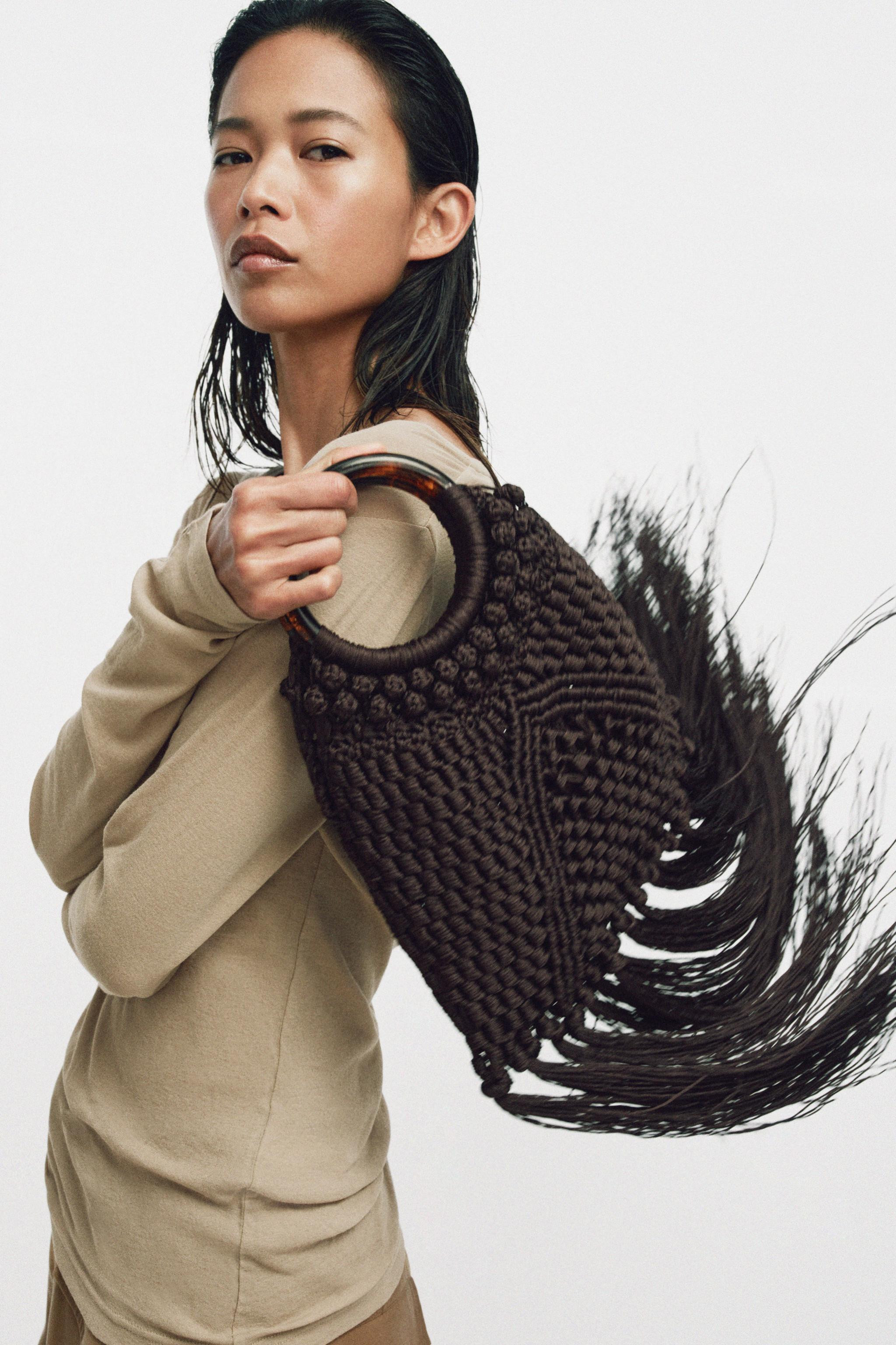KNOTTED FRINGED WOVEN BAG | Zara UK