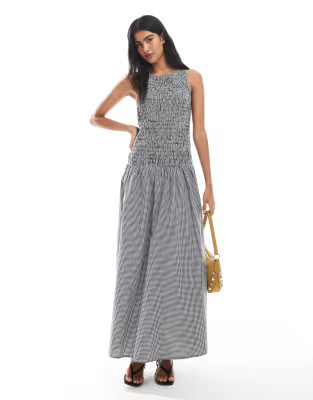 ONLY – Gesmoktes Maxikleid in Schwarz mit tiefer Taille und Vichy-Karo | ASOS | ASOS (Global)