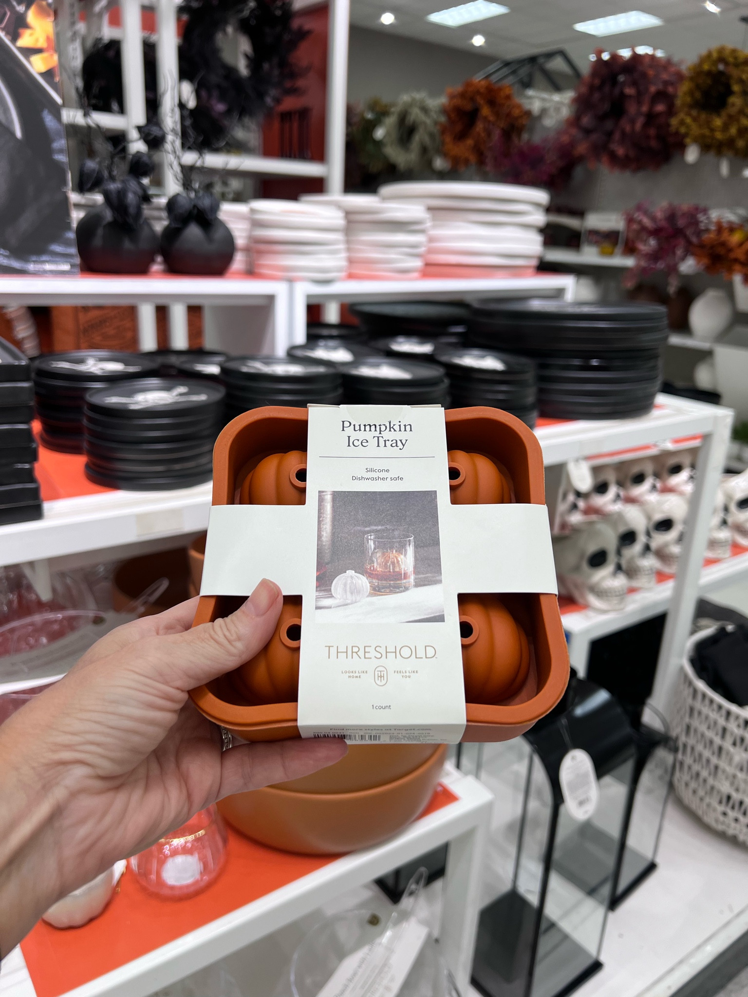 Pumpkin silicon ice tray

Halloween decor, fall decor, affordable decor, black lantern, Halloween ice tray, Halloween appetizer plates, target, threshold, skull ice tray, Halloween serving tray, pumpkin shaped punch bowl, affordable seasonal decor, fall ice mold

#LTKhome #LTKSeasonal