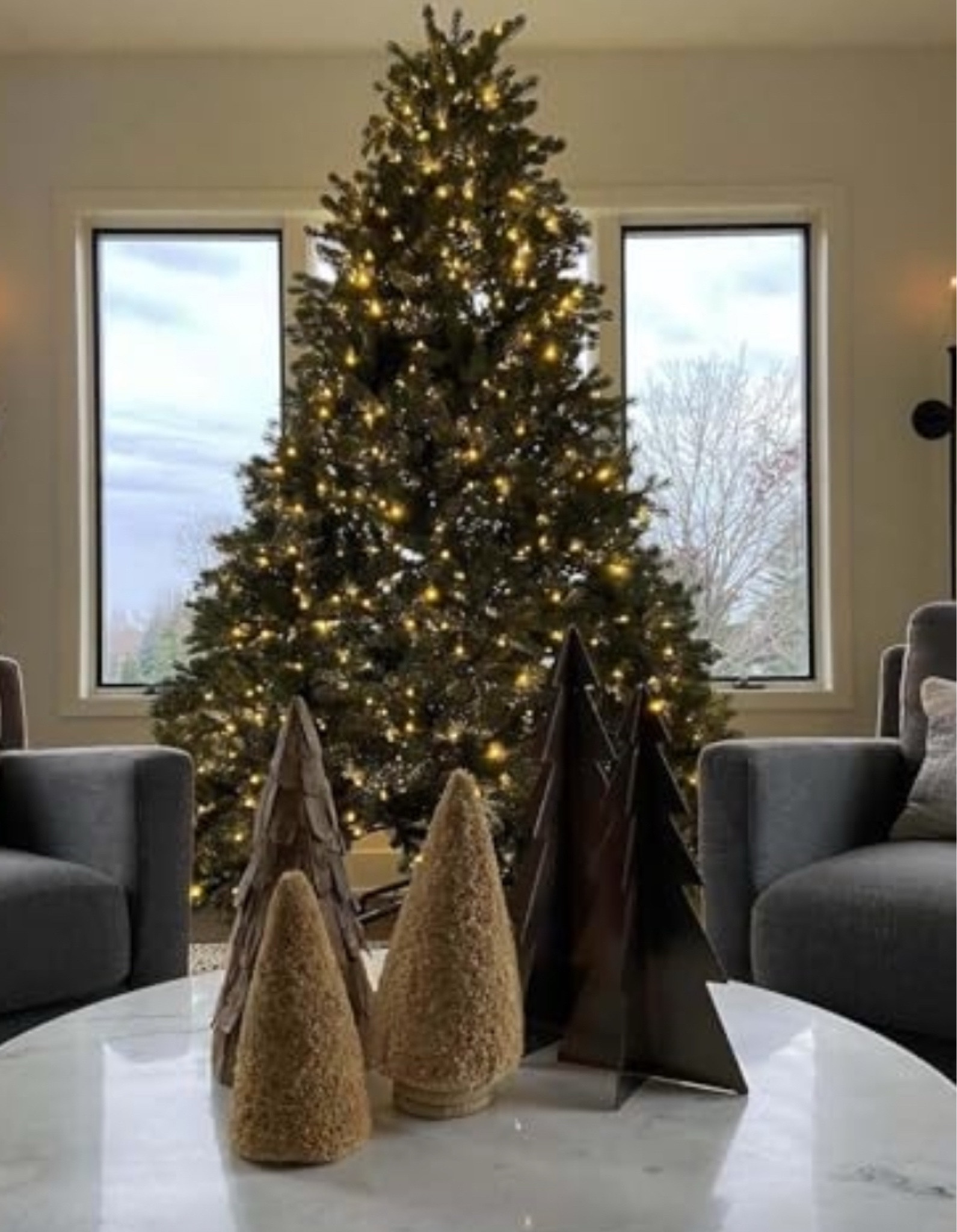 The most beautiful 7.5 tree pre lite! Get yours now!! Im in LOVE! 

#LTKHome #LTKSeasonal #LTKHoliday