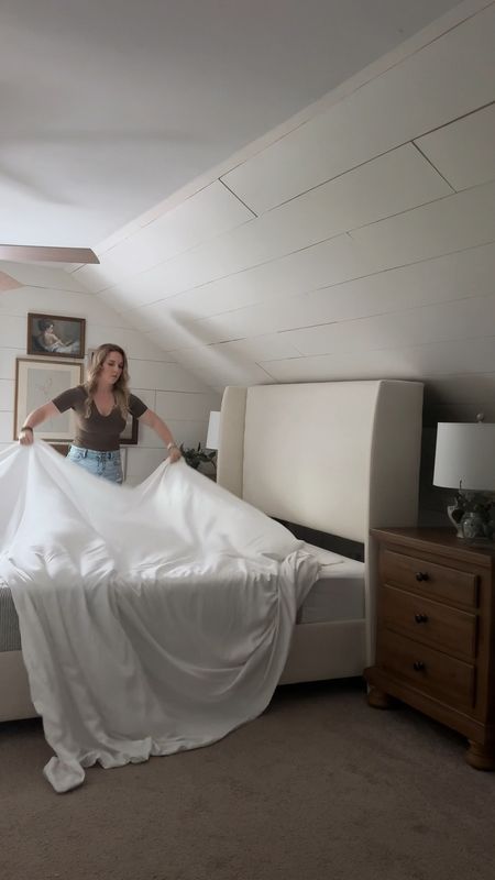 The perfect breathable, lightweight duvet for summer + my easy trick for stuffing the duvet insert inside the cover! #ad 

I have the lightweight bamboo duvet comforter and the bamboo sateen duvet cover — both are so soft + cozy and gifted from @cariloha

#LTKVideo #LTKHome #LTKStyleTip
