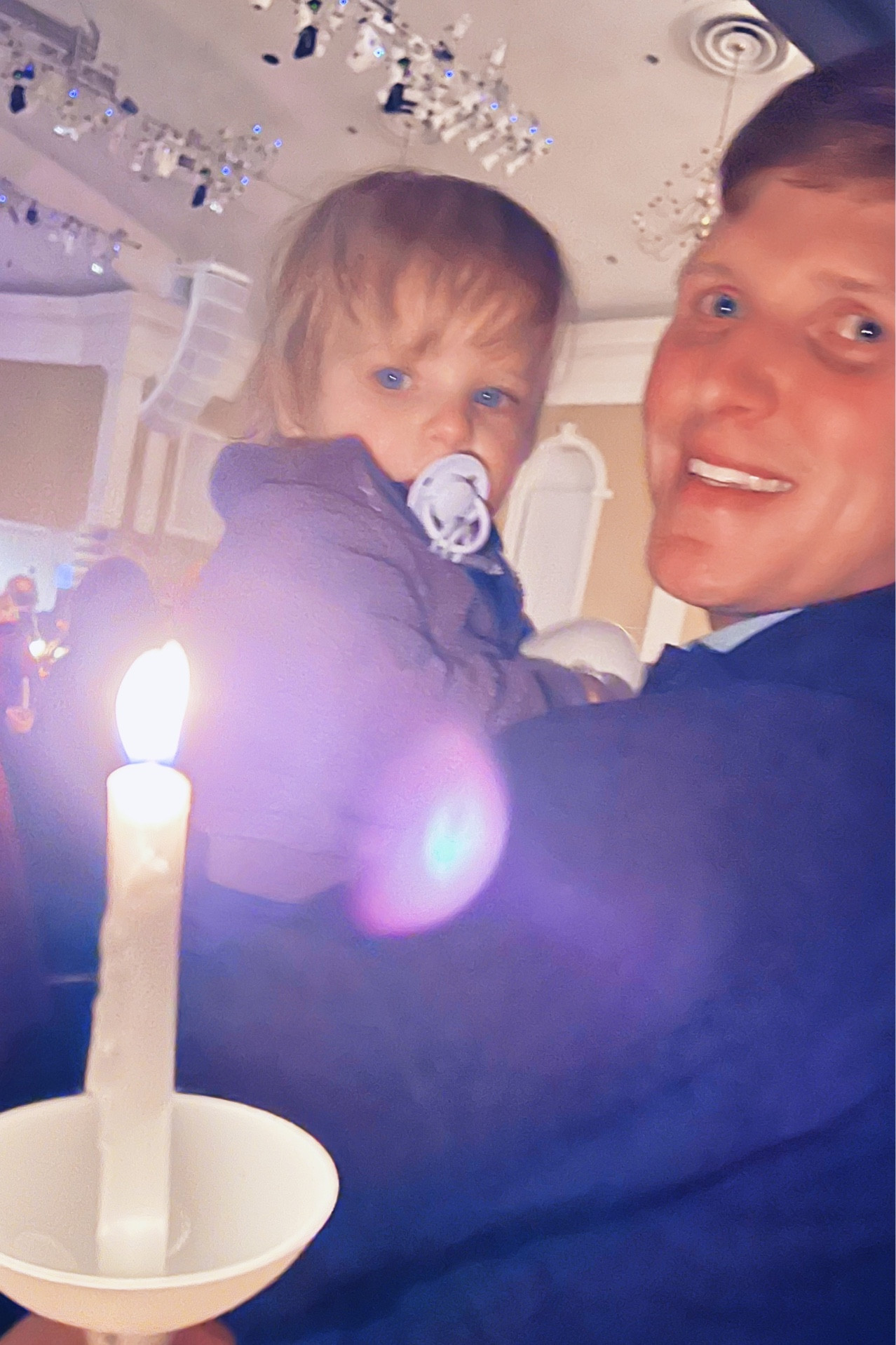 “The true light, which gives light to everyone, was coming into the world. He was in the world, and the world was made through him…” // John 1:9-10 ✨ 



#LTKHoliday #LTKfamily #LTKSeasonal